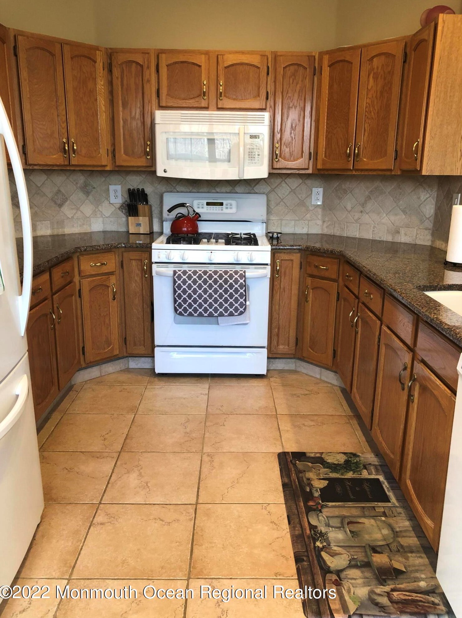 12 Exeter Pass, Vanderburg, NJ 07722