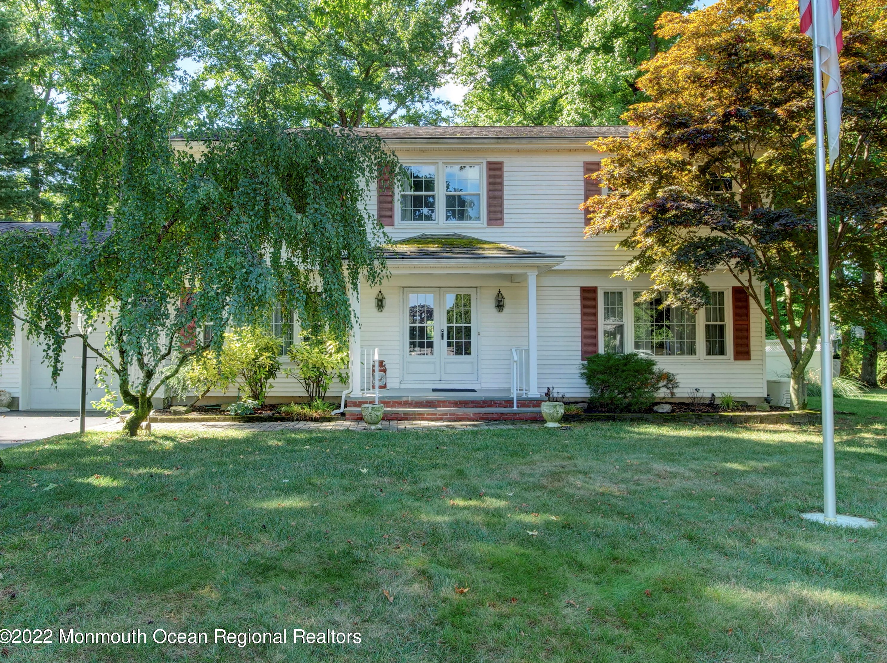 4 Kourtney Ln, Matawan, NJ 07747-3367