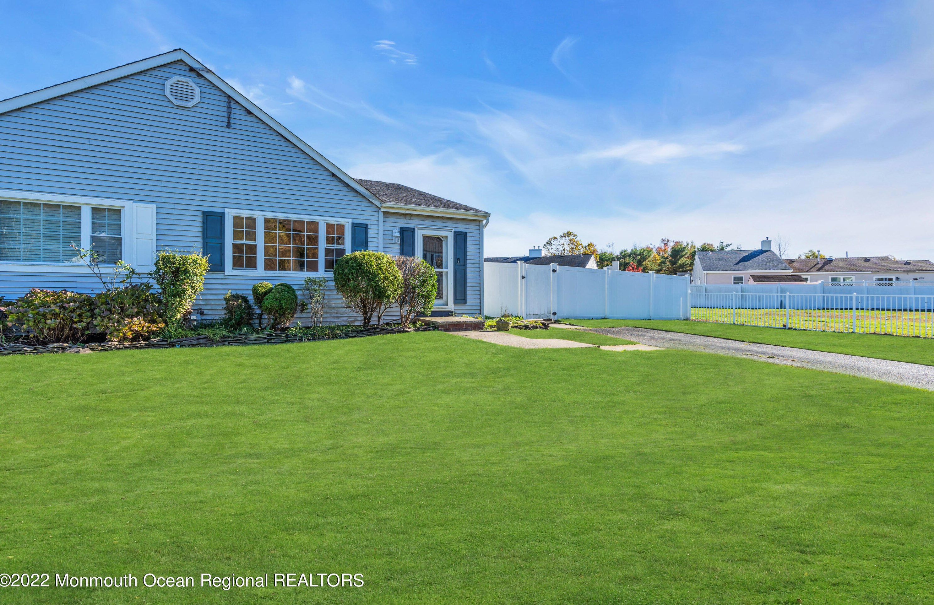 533 Iron Kettle Rd, Toms River NJ  08753-6284 exterior