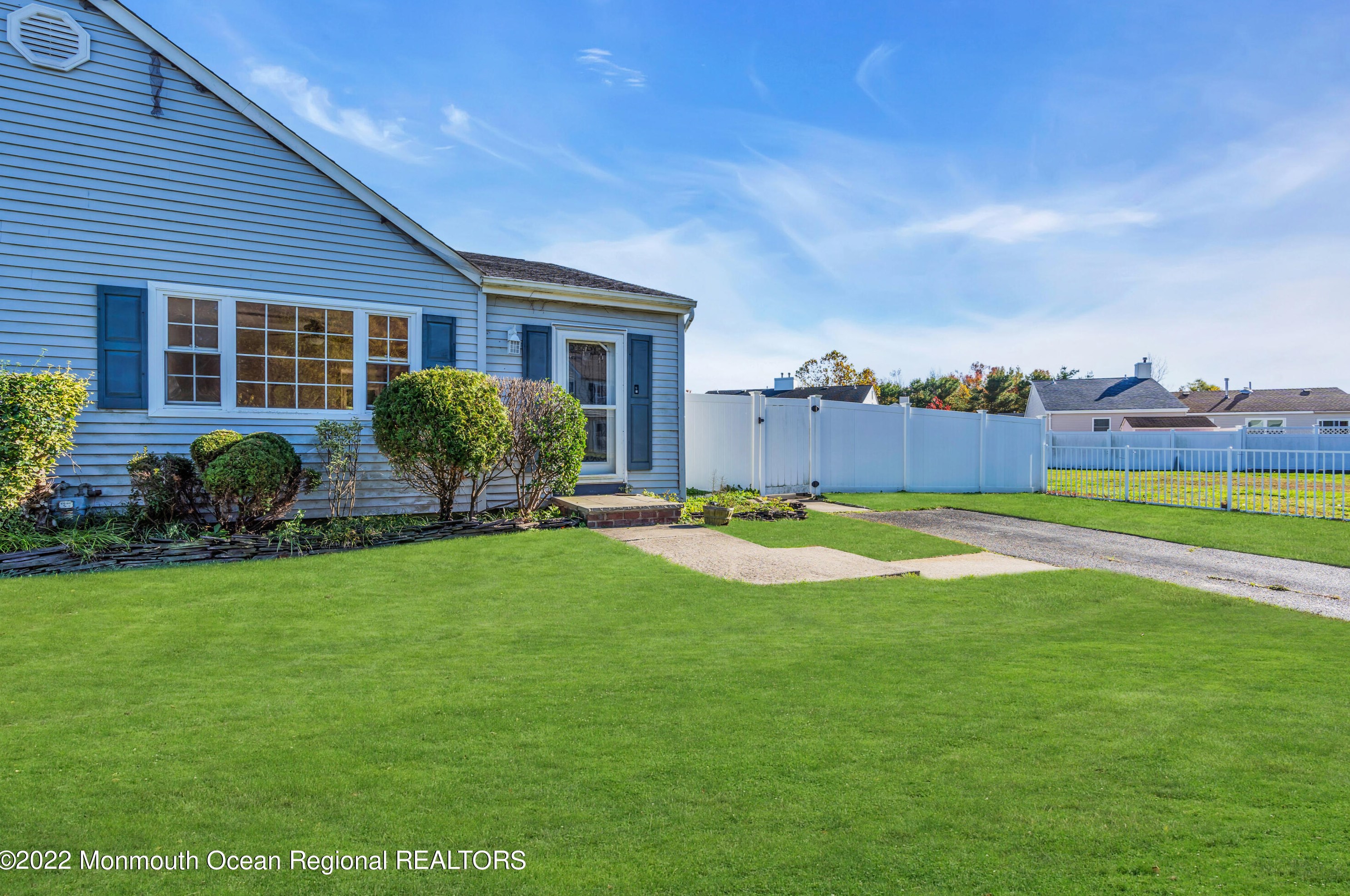 533 Iron Kettle Rd, Toms River NJ  08753-6284 exterior