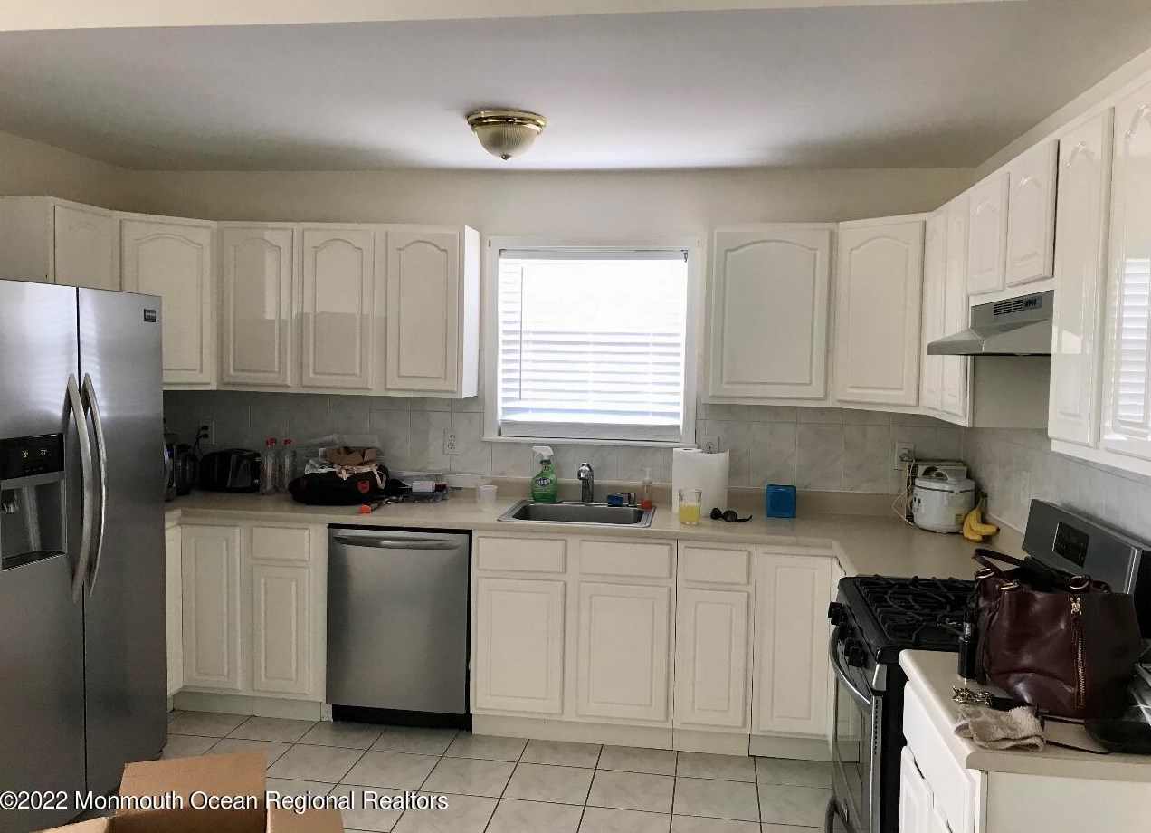 11 Long St, Jersey City, NJ 07305-2707