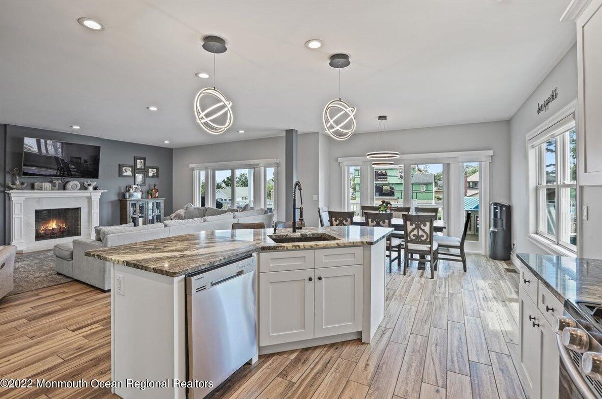 35 Channel Rd, Toms River, NJ 08753-2009