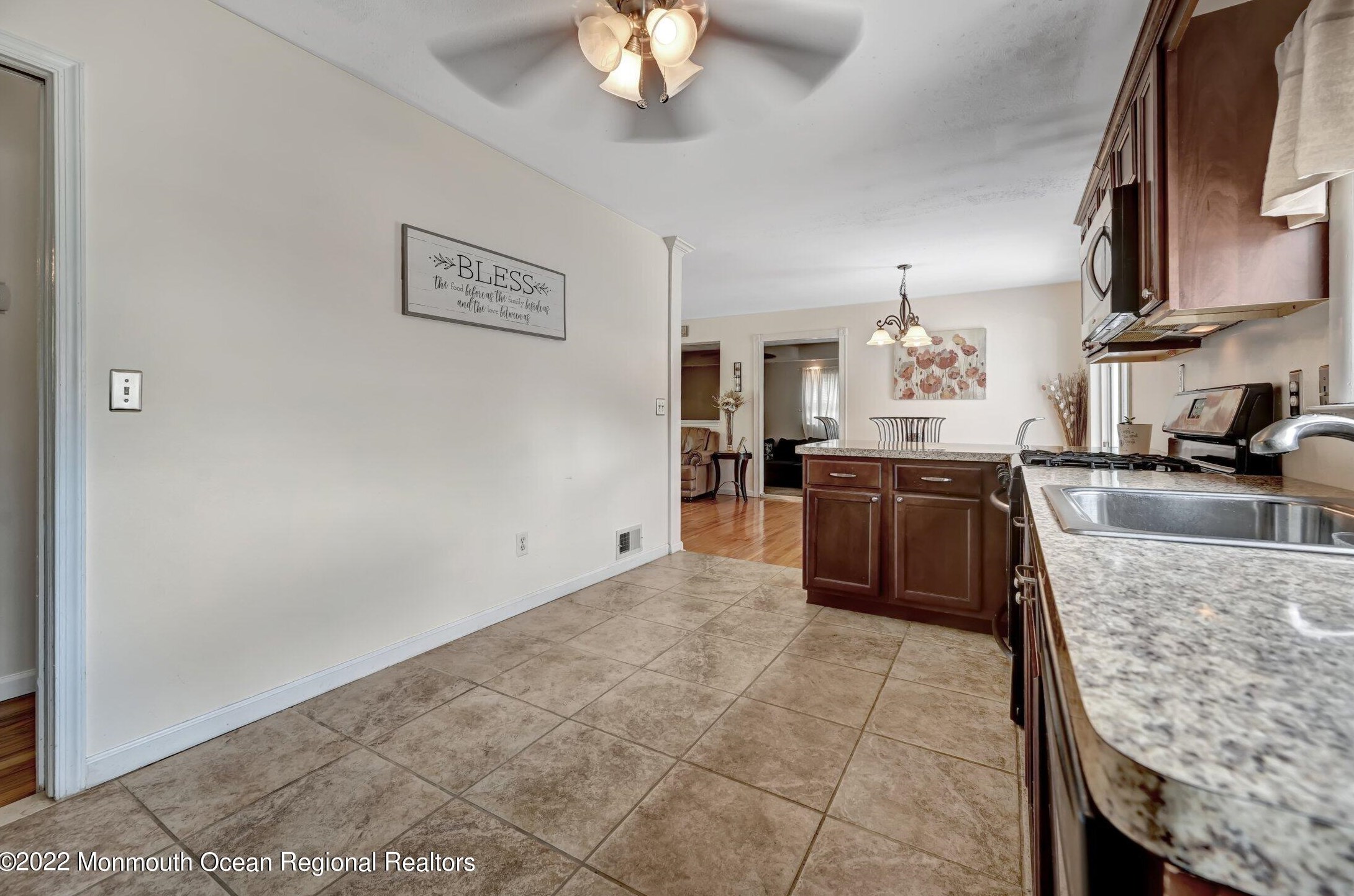 211 Chestnut St, Toms River NJ exterior