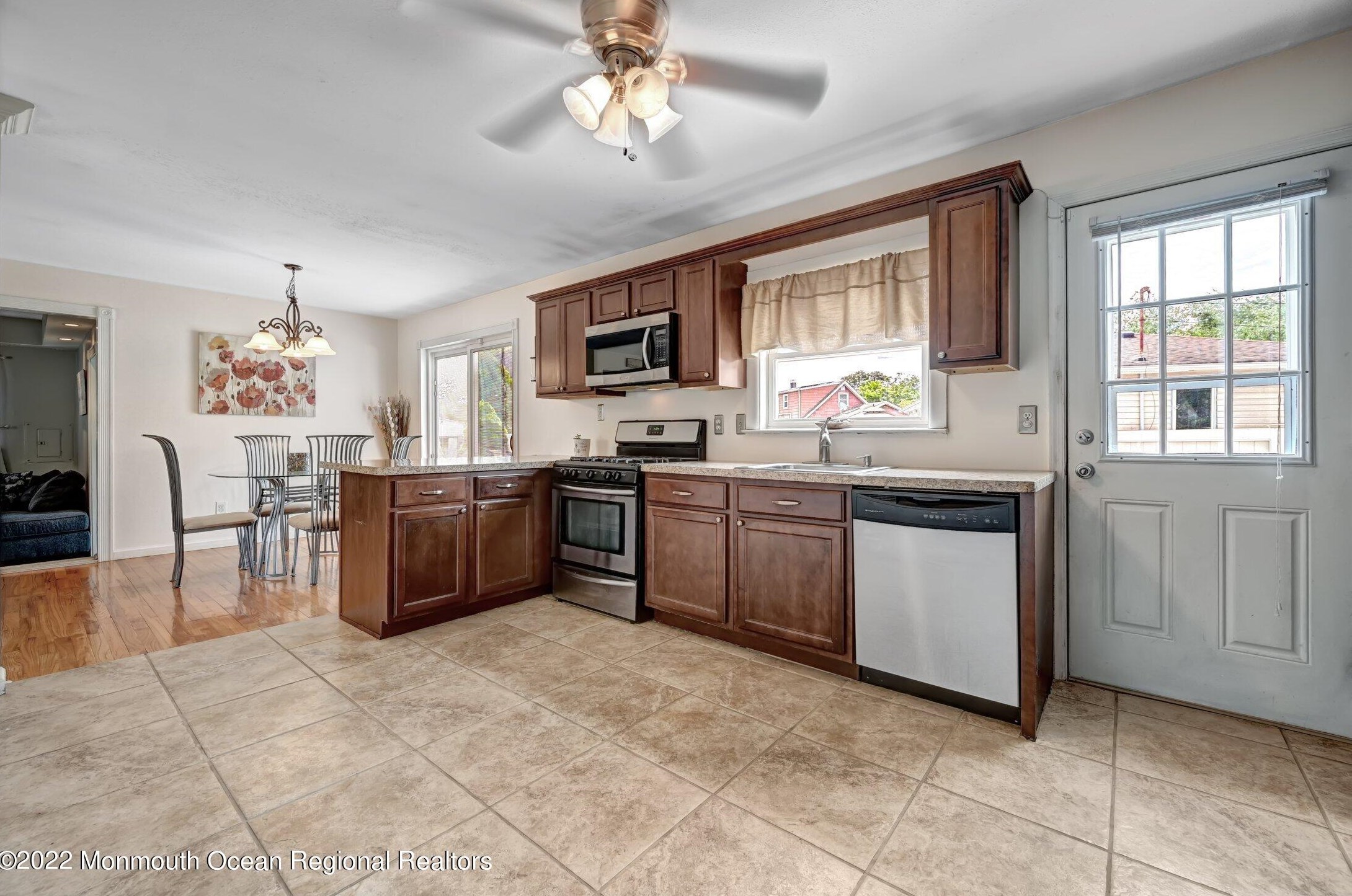 211 Chestnut St, Toms River NJ exterior