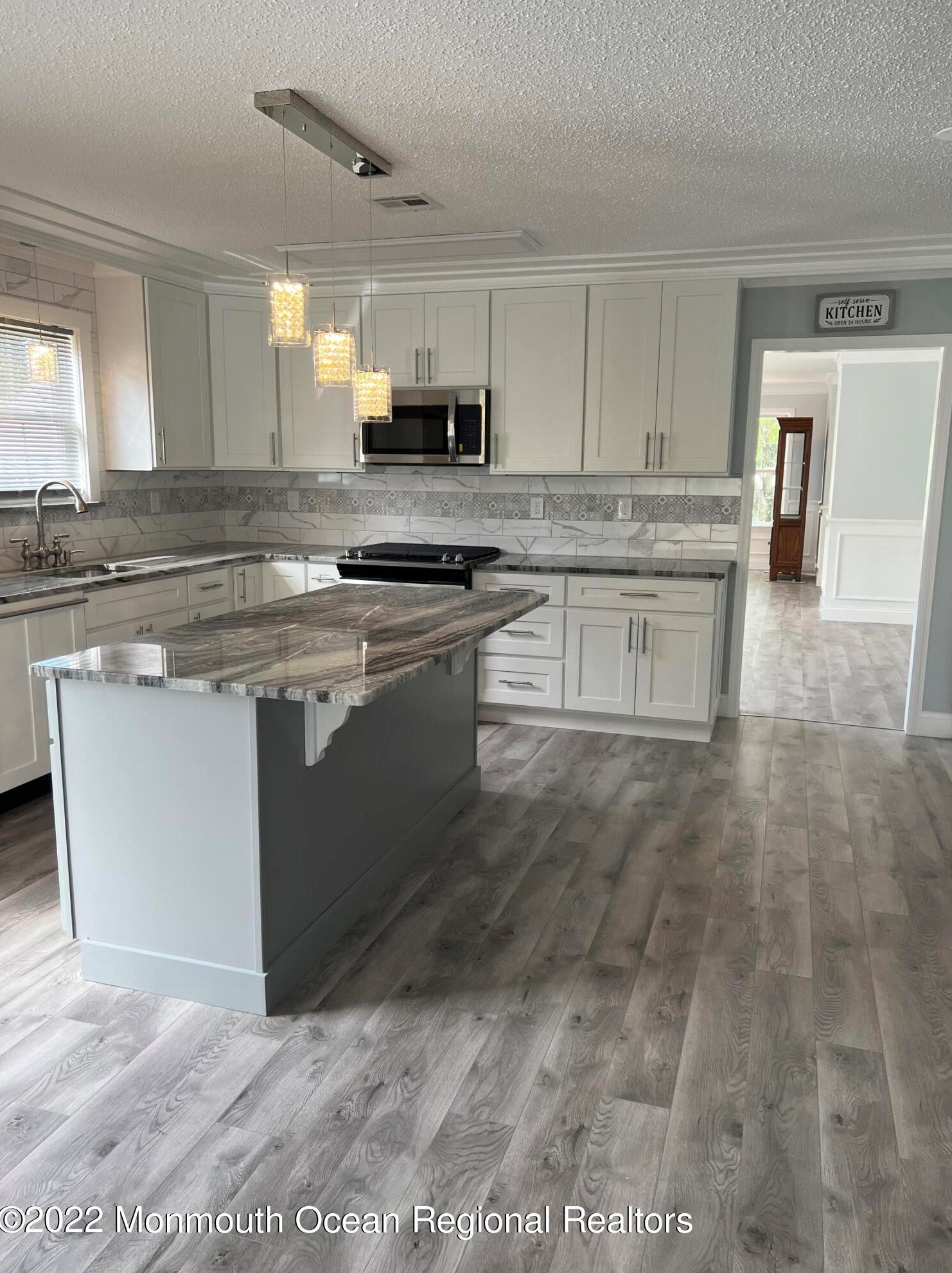 19 Winterton Dr, Toms River NJ  08757-6024 exterior