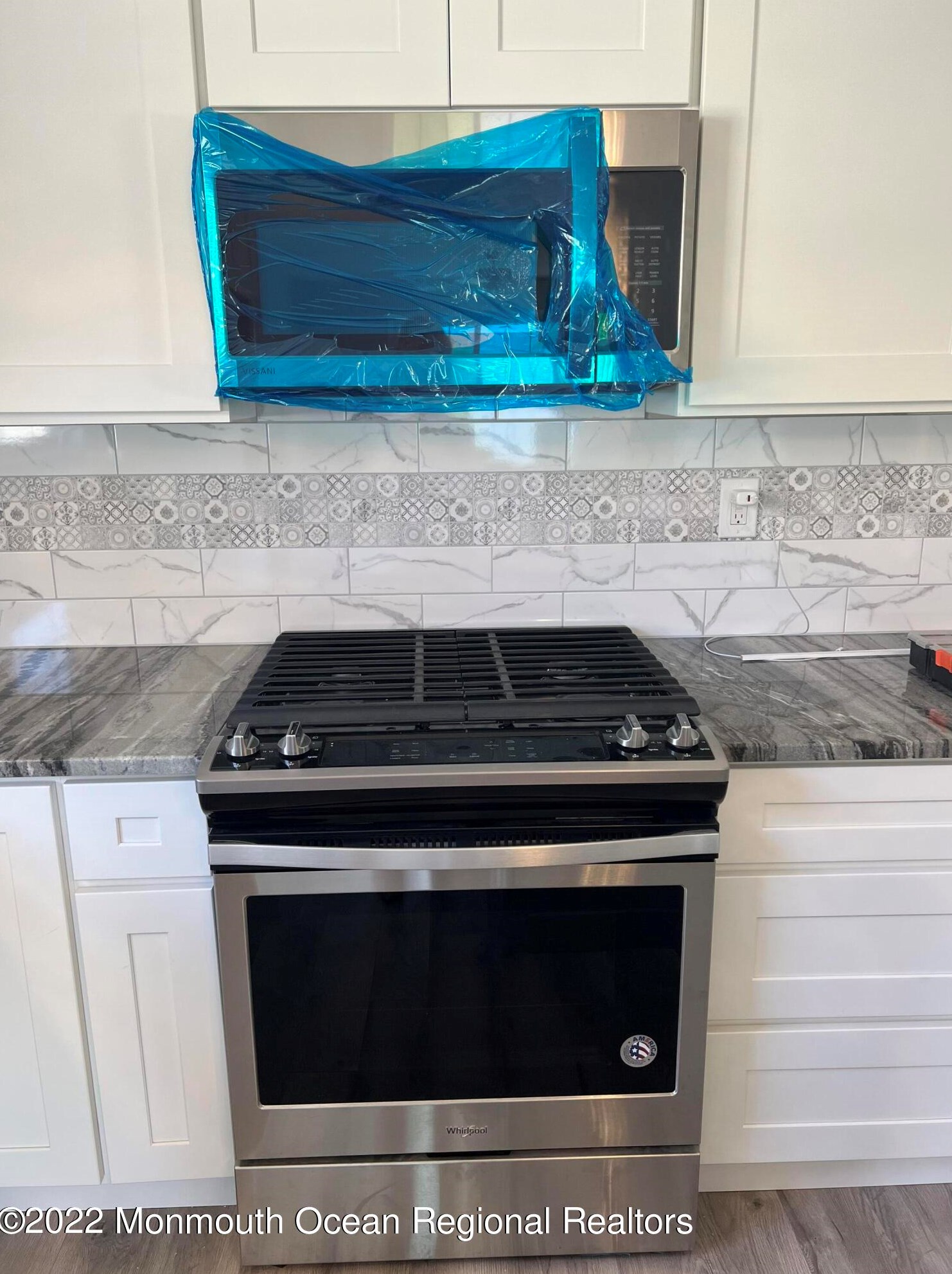 19 Winterton Dr, Toms River NJ  08757-6024 exterior
