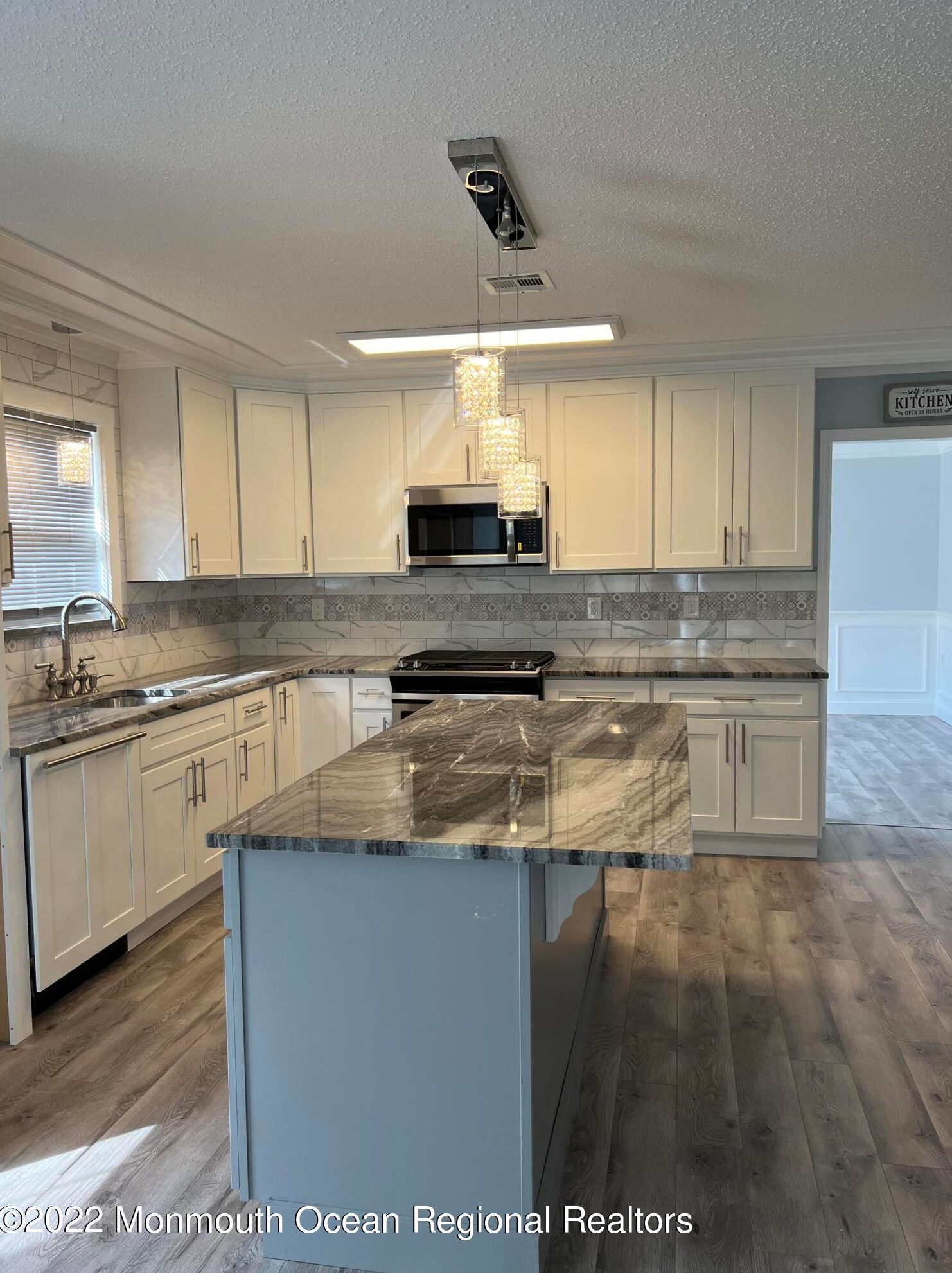 19 Winterton Dr, Toms River NJ  08757-6024 exterior