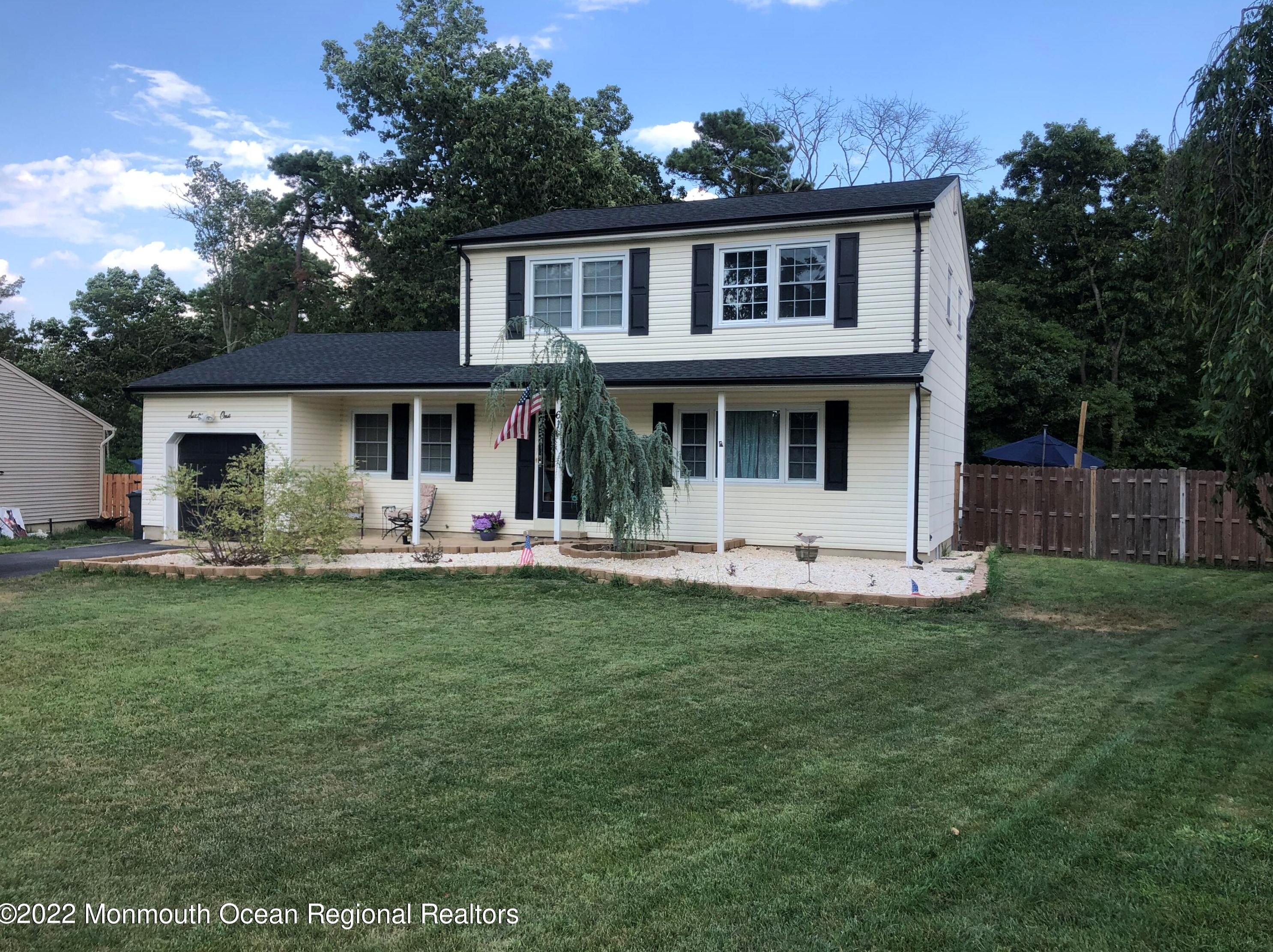 61 Drew Pl, Toms River, NJ 08753-1612