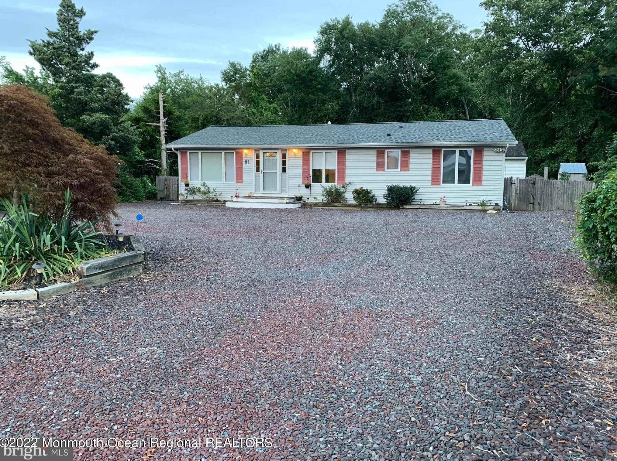 61 Parker St, Cedar Bonnet Island, NJ 08050