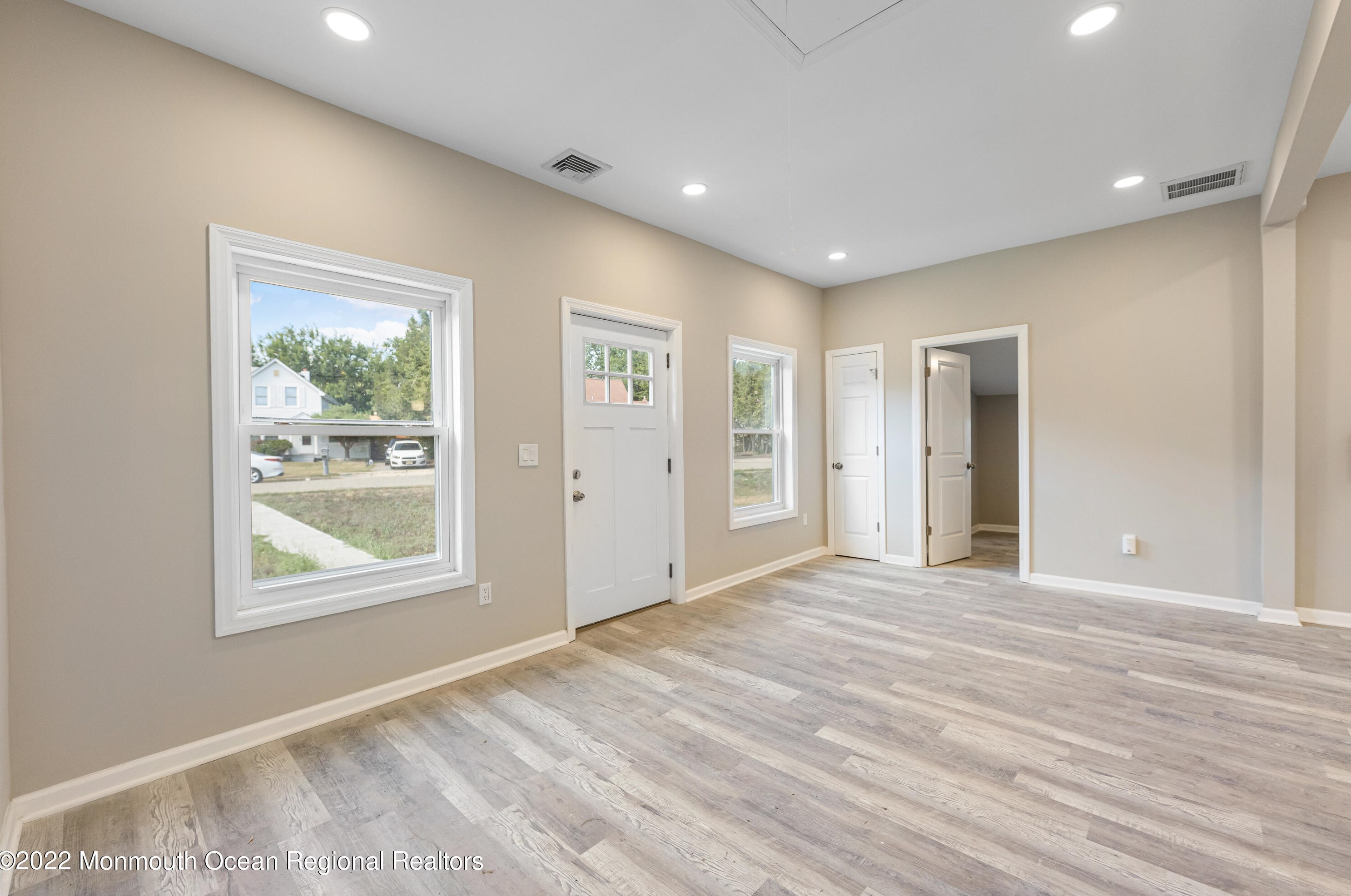 1085 Lakewood Rd, Toms River, NJ 08755