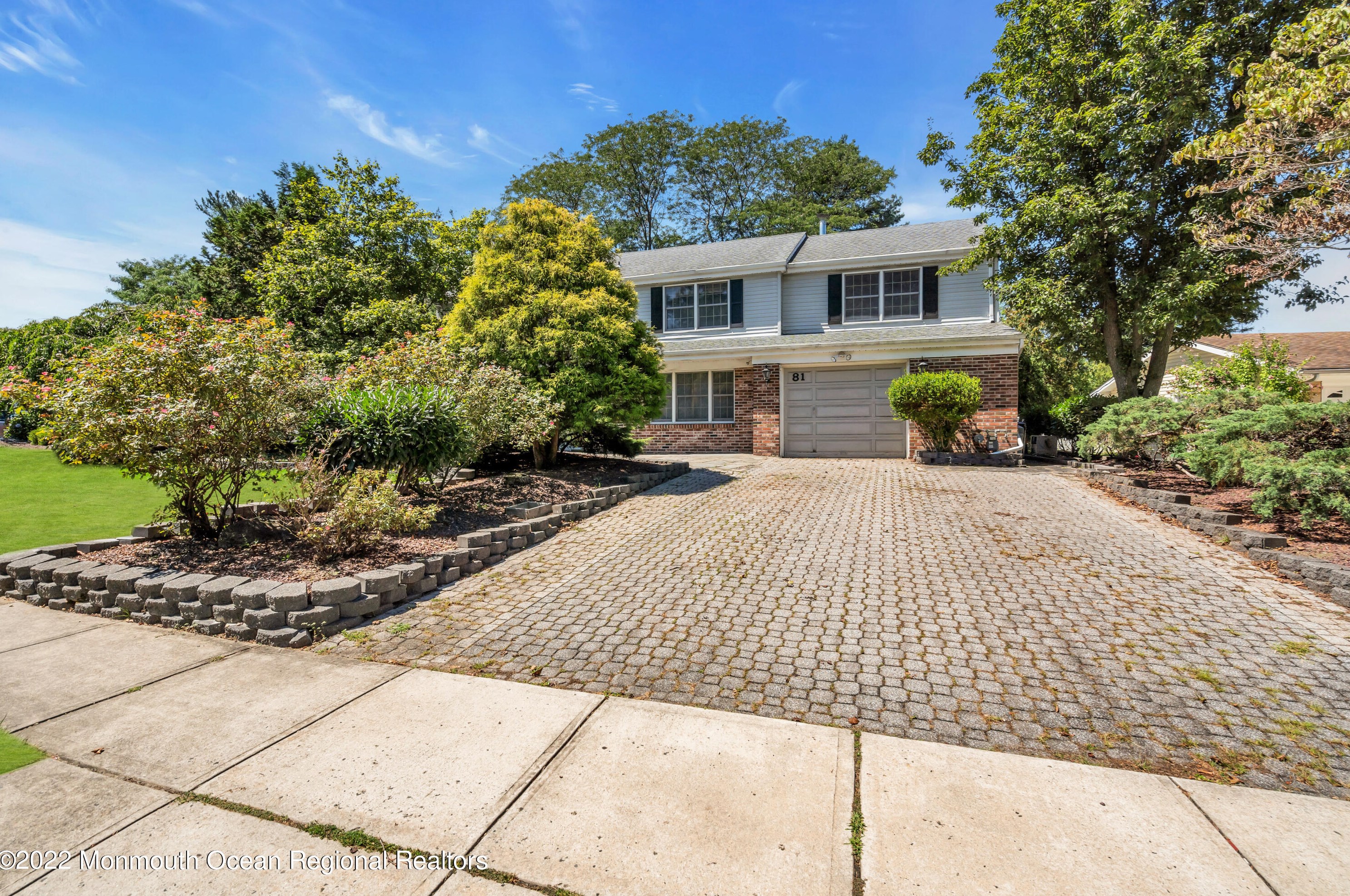 81 Andover Ln, Matawan, NJ 07747-1227