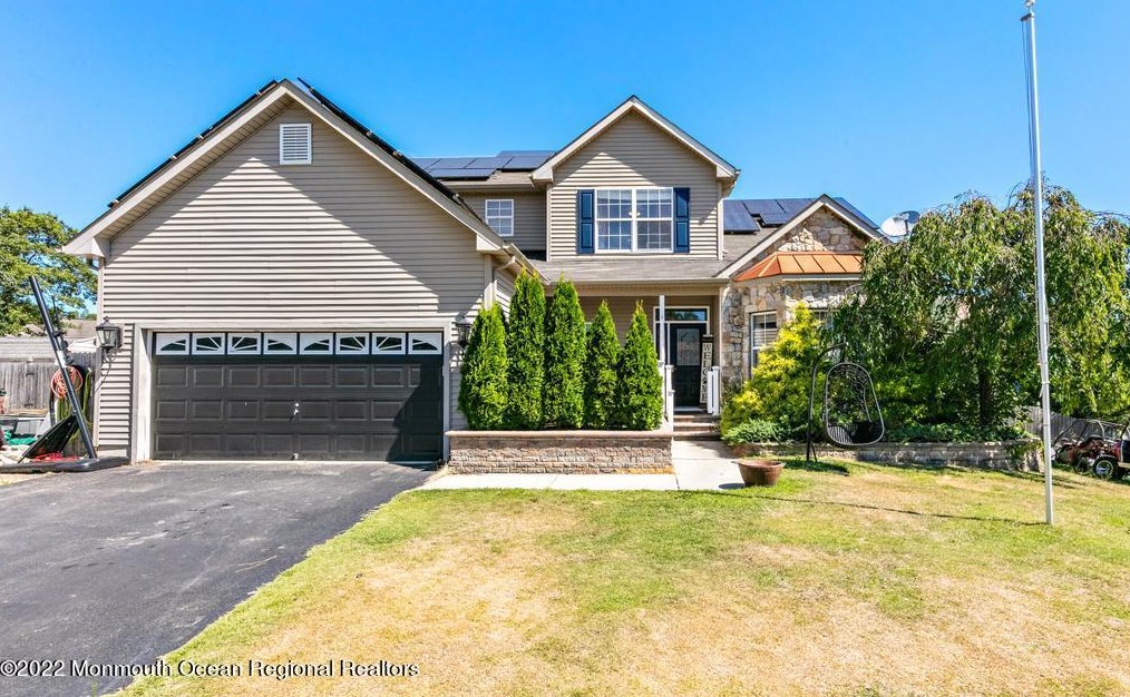 18 Cobblestone Ln, Tuckerton, NJ 08087-3632