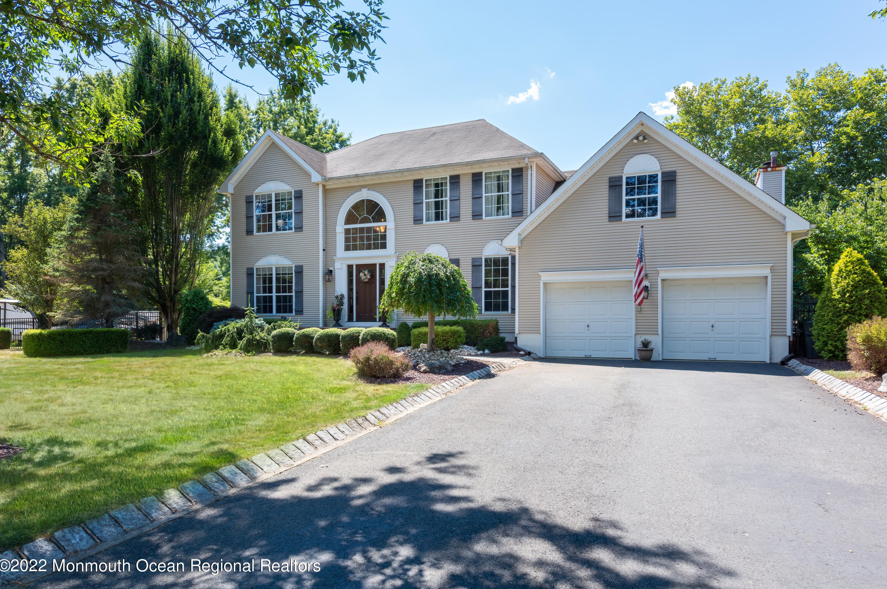 5 Belaire Ln, Millstone Township, NJ 07726-3348