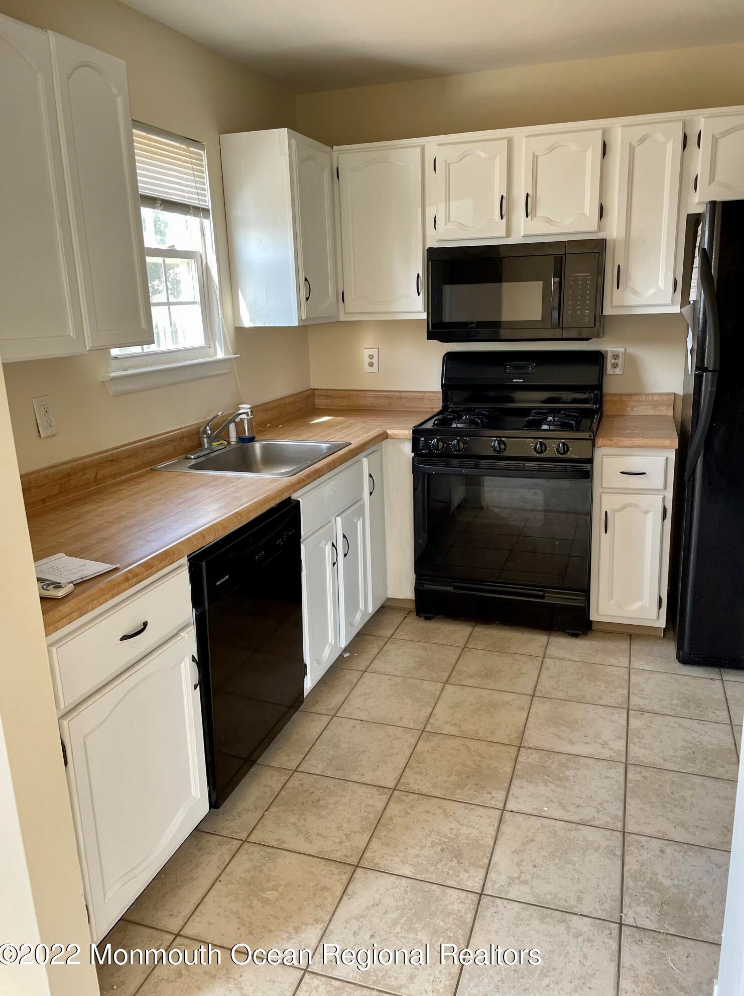552 Constable Pl, Toms River, NJ 08753-5930