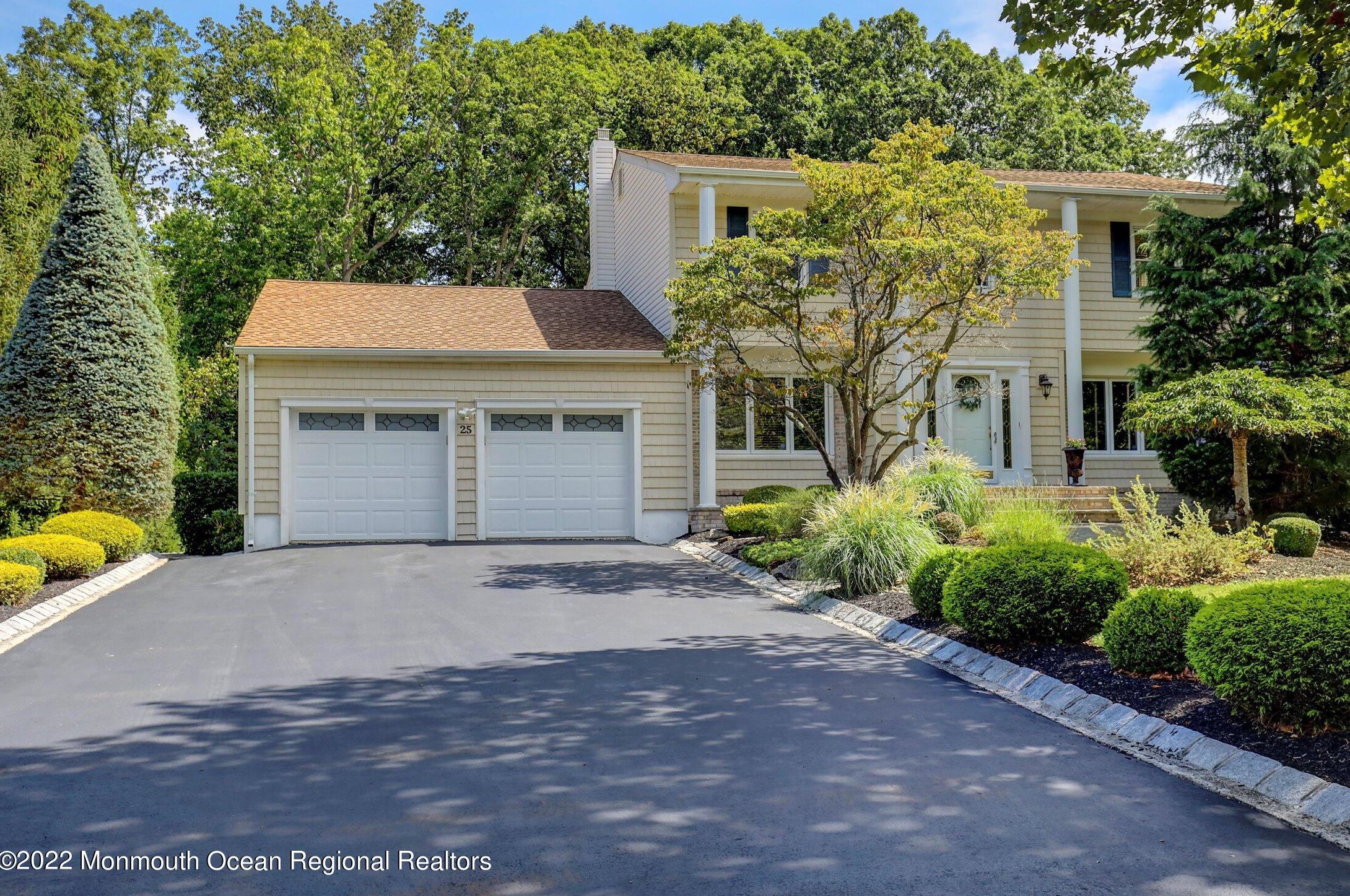 25 Appomattox Dr, Millstone Township, NJ 07726-1801