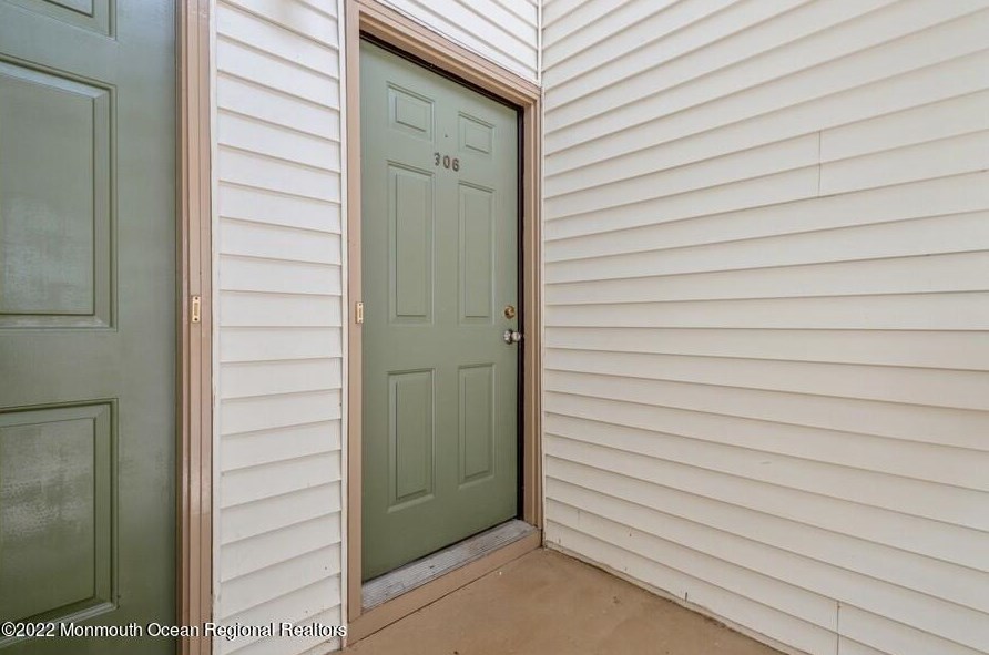 306 Sunshine Ct, Millstone Township, NJ 07726-4730