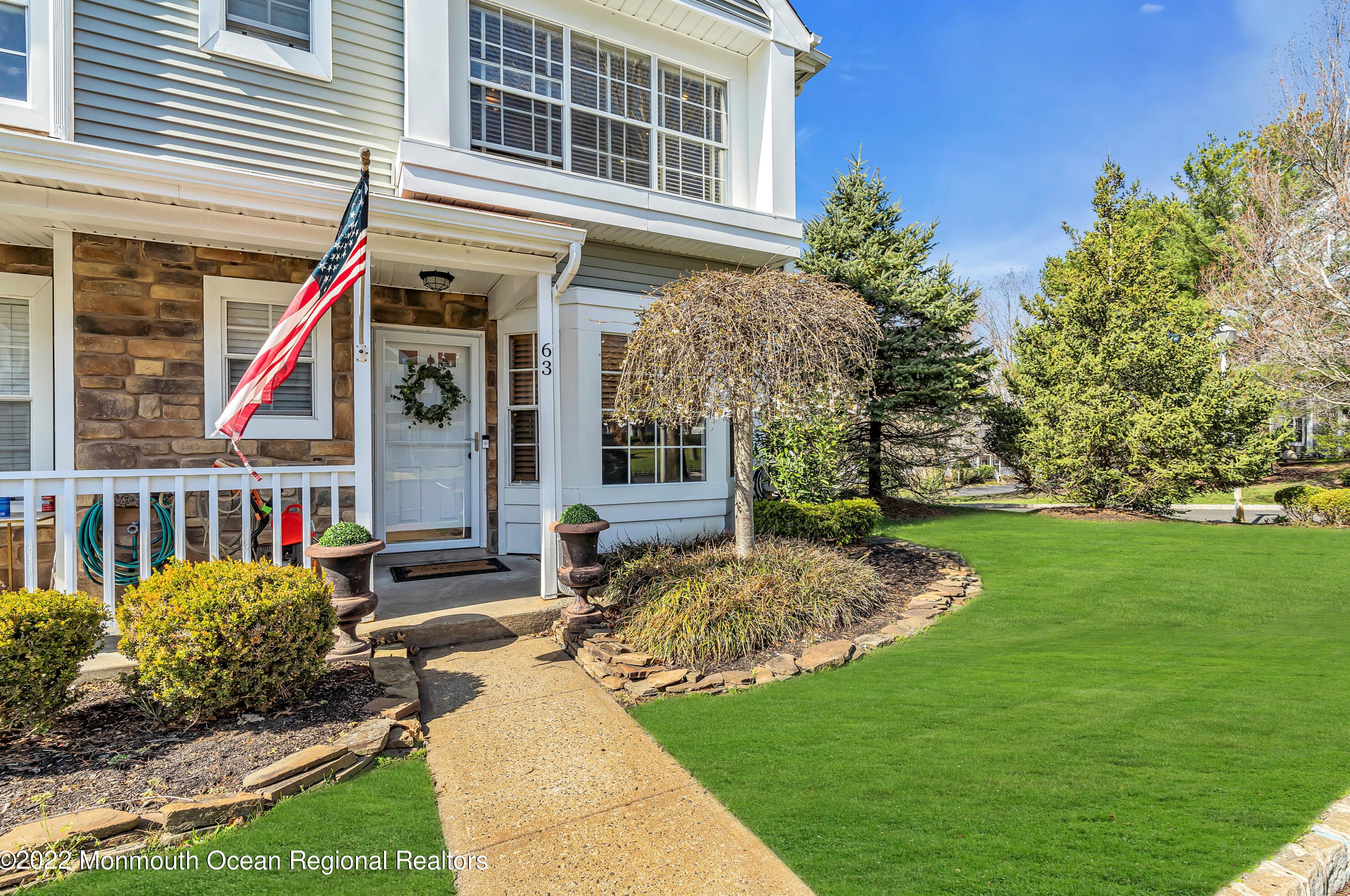 63 Horseshoe Ct, Wall Township, NJ 07753