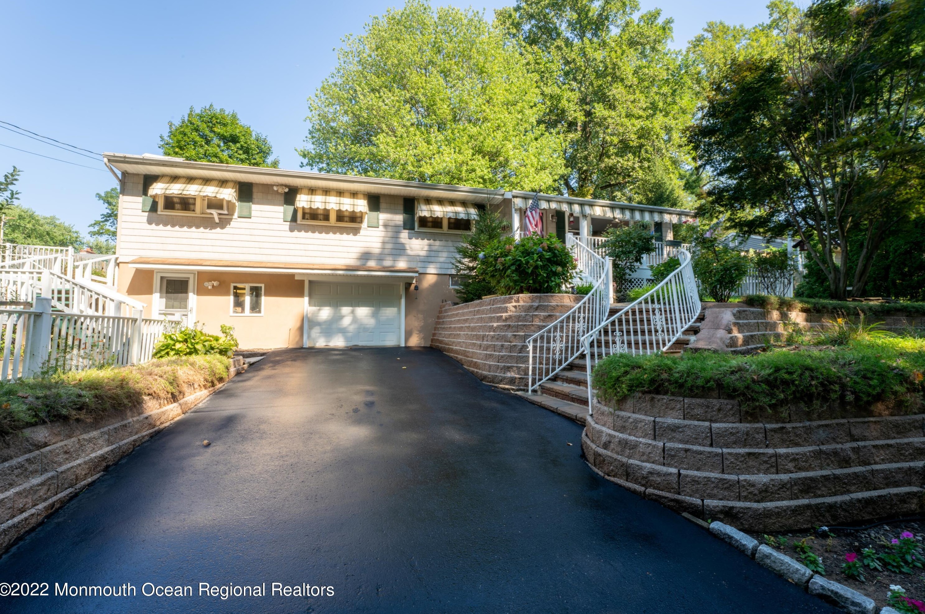 25 Wesleyan St, Tinton Falls, NJ 07701