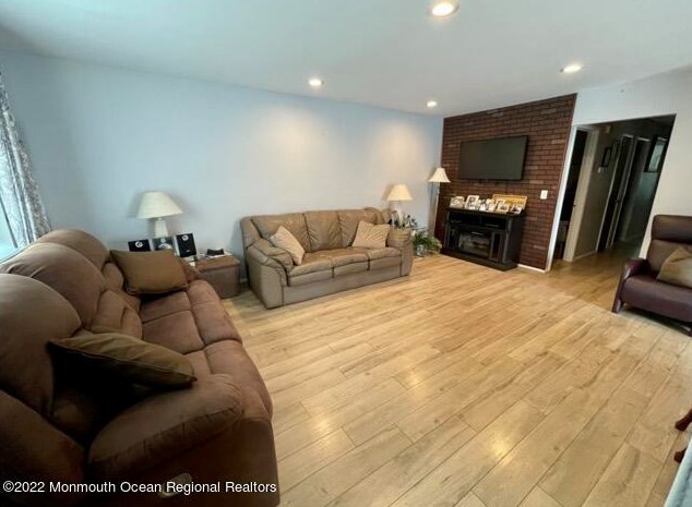 560 Iron Kettle Rd, Toms River, NJ 08753-6267
