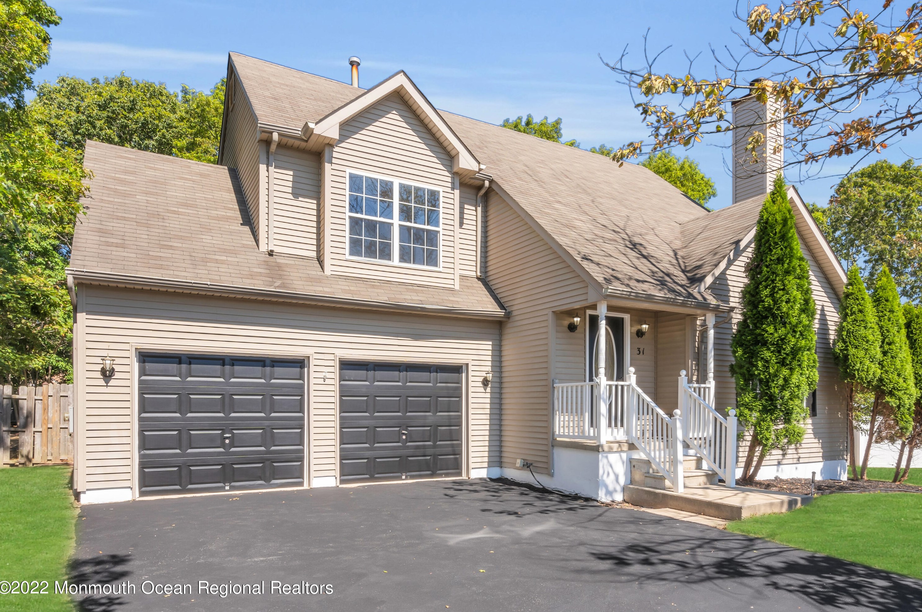 31 Hillcrest Ln, Tuckerton, NJ 08087-3325