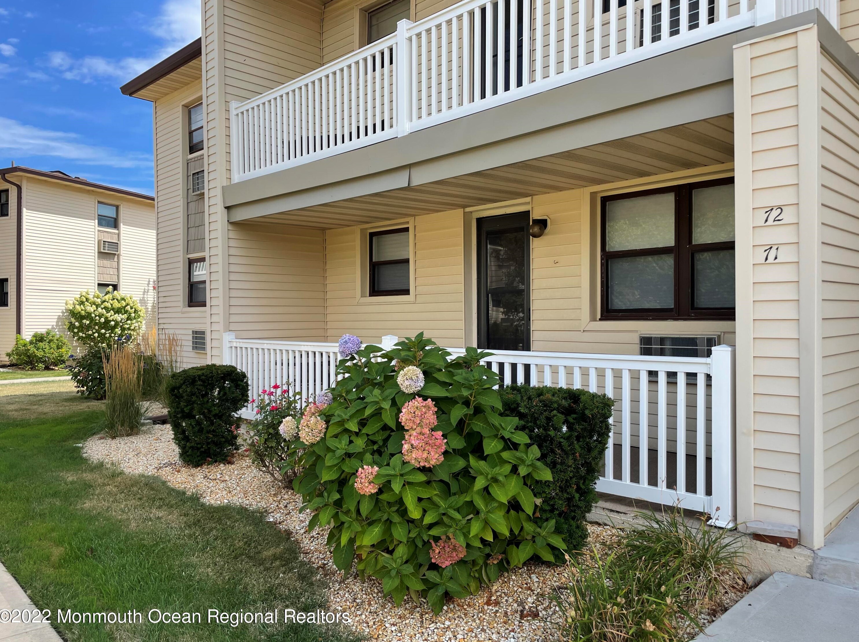71 Wharfside Dr, Monmouth Beach, NJ 07750