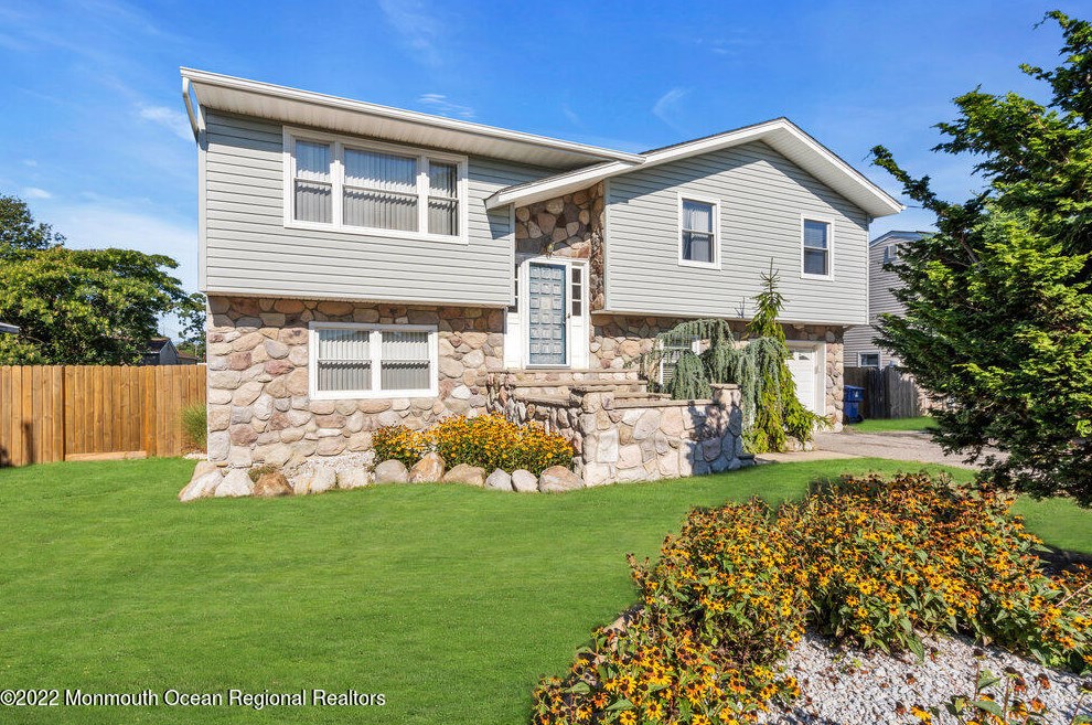 542 George Rd, Toms River, NJ 08753-6168