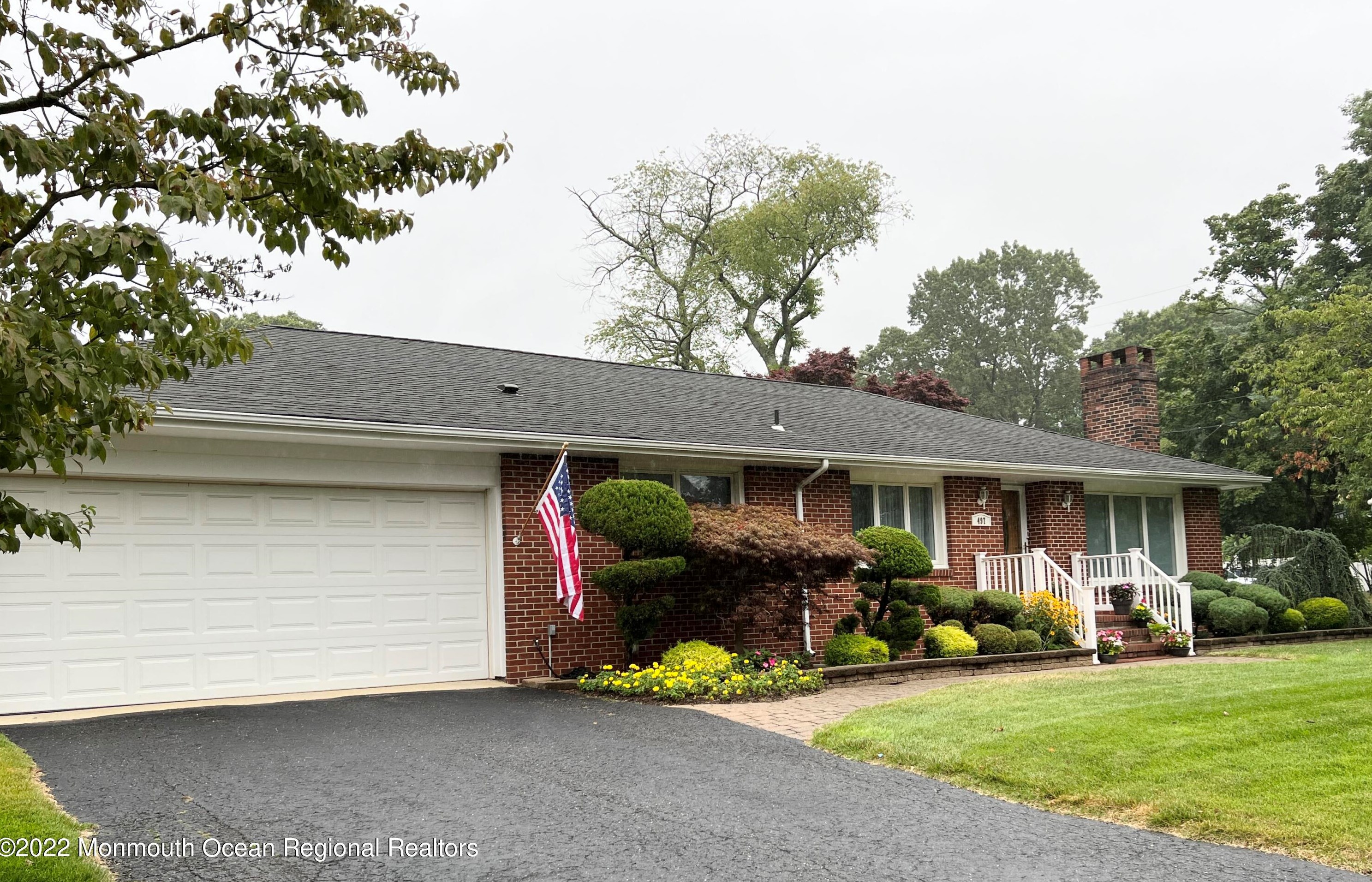 497 Freehold St, Oakhurst, NJ 07755-1339