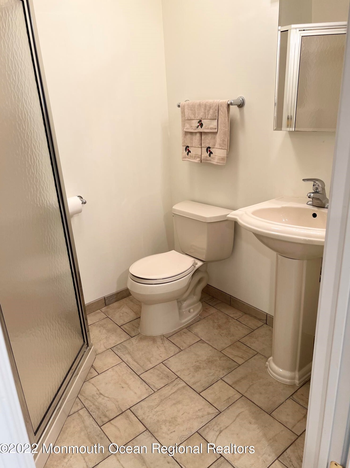 497 Freehold St, Oakhurst NJ 07755-1319 exterior