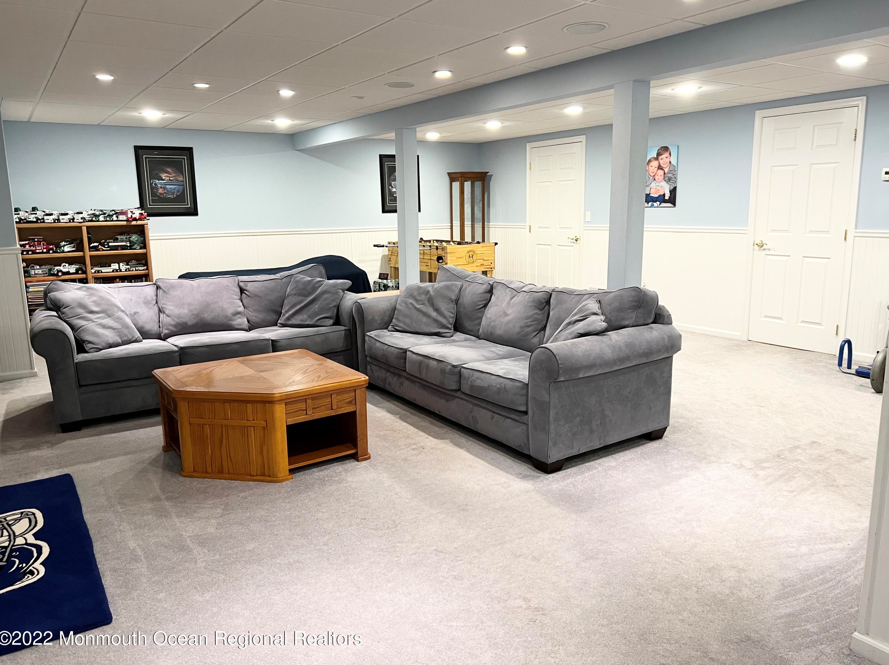 497 Freehold St, Oakhurst NJ 07755-1319 exterior