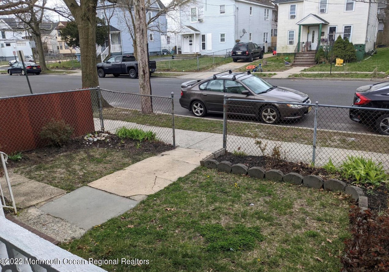 1111 Sewall Ave, Tinton Falls, NJ 07712