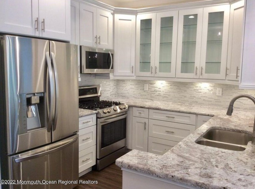 127 Sophee Ln, Lakewood, NJ 08701