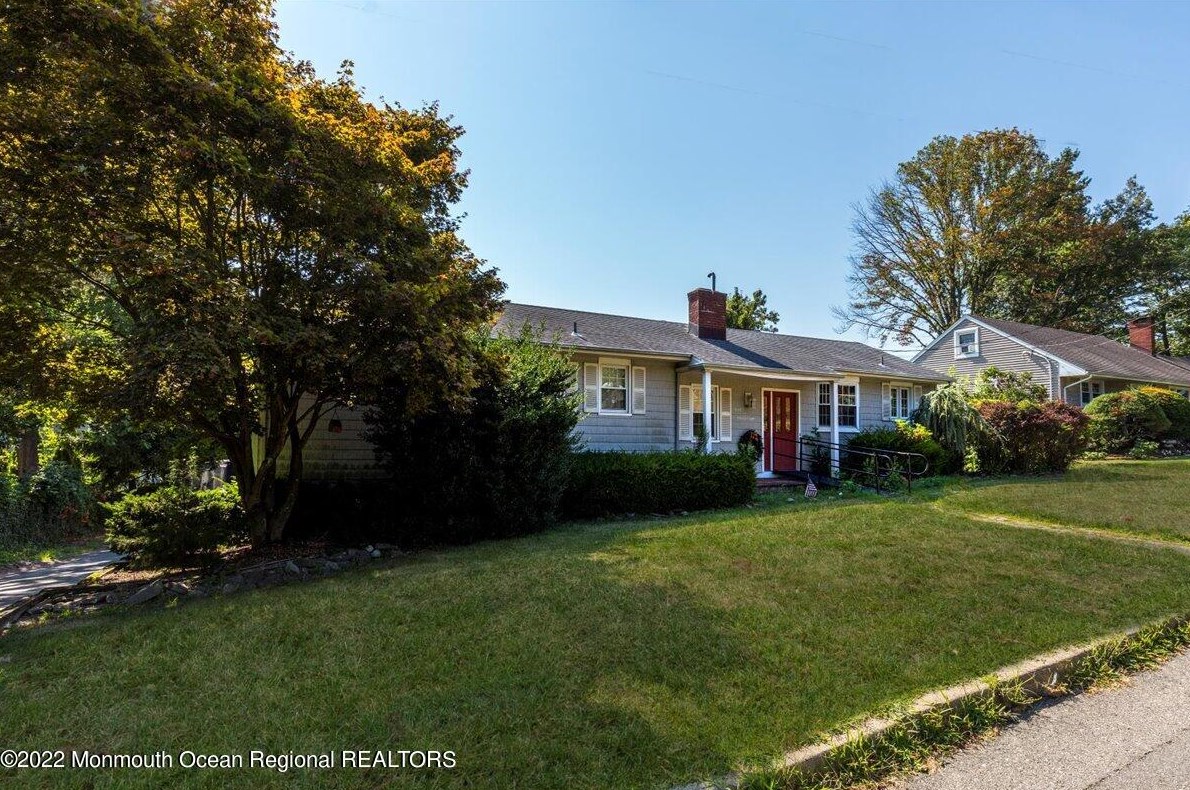 708 Schoolhouse Rd, Brielle, NJ 08730-1432