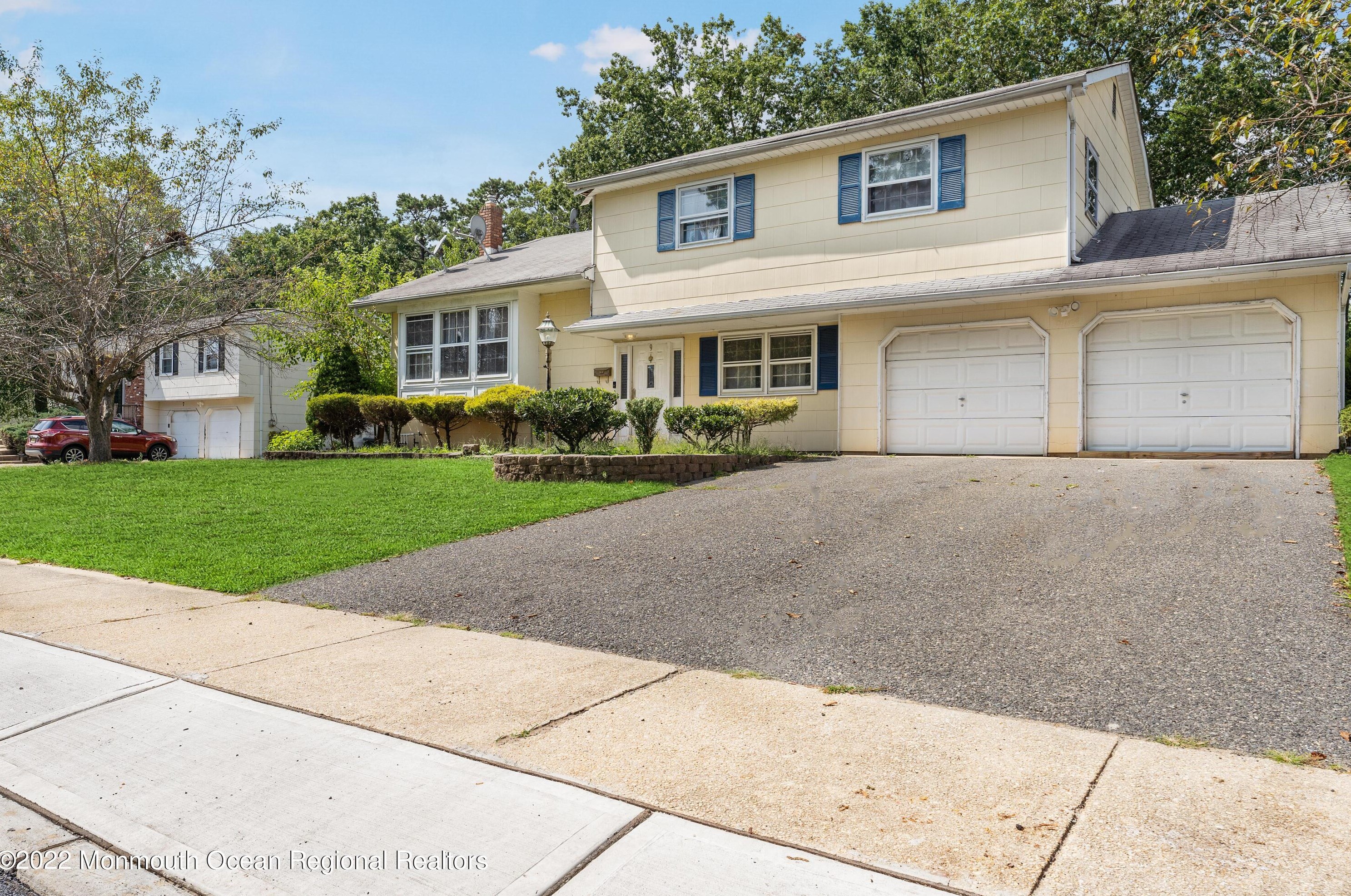 9 Dutch Valley Rd, Wall Township, NJ 07731-2301