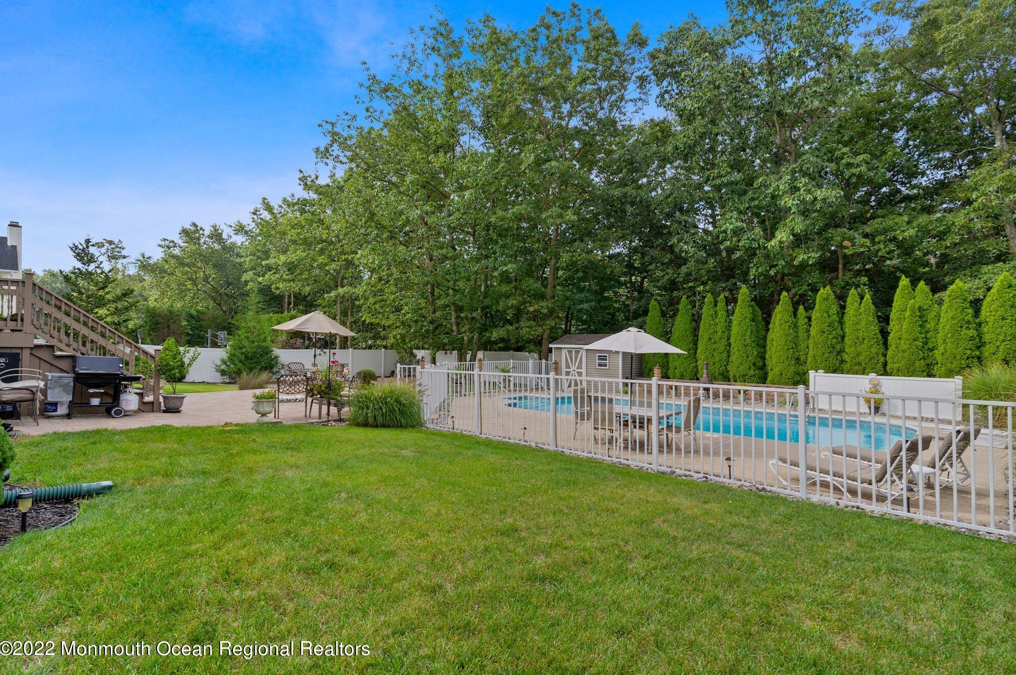 2420 Frst Cir, Toms River NJ 08757 exterior