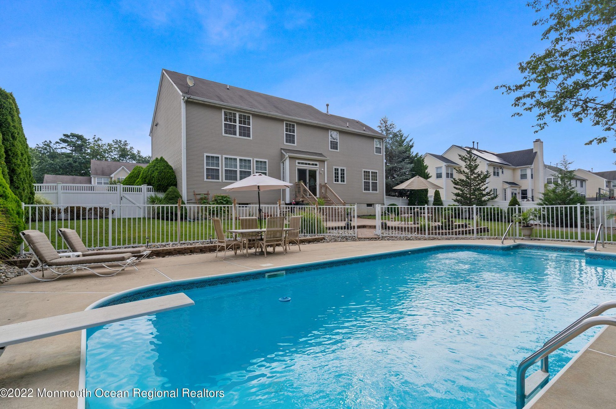 2420 Frst Cir, Toms River NJ 08757 exterior