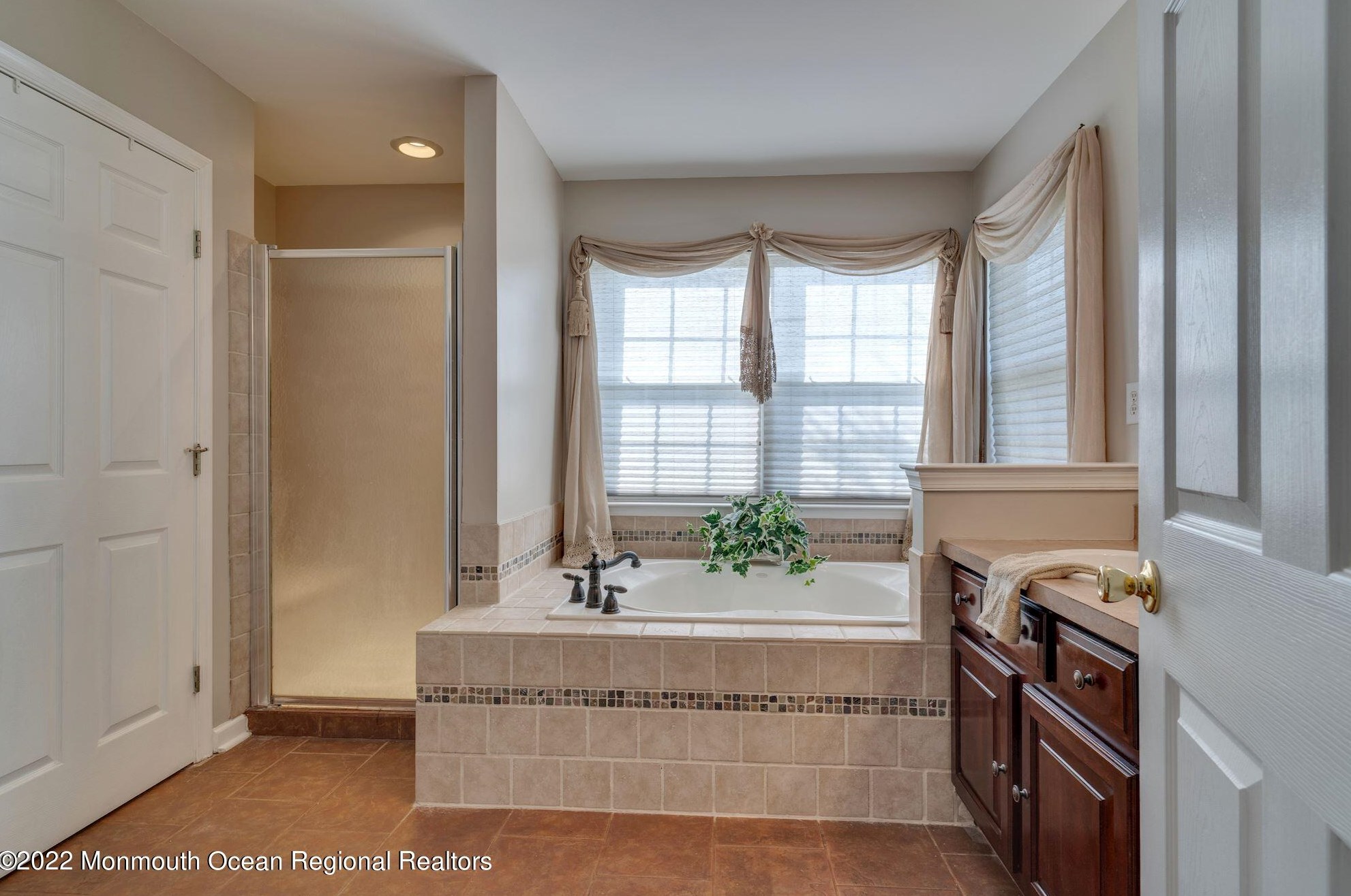 2420 Frst Cir, Toms River NJ 08757 exterior