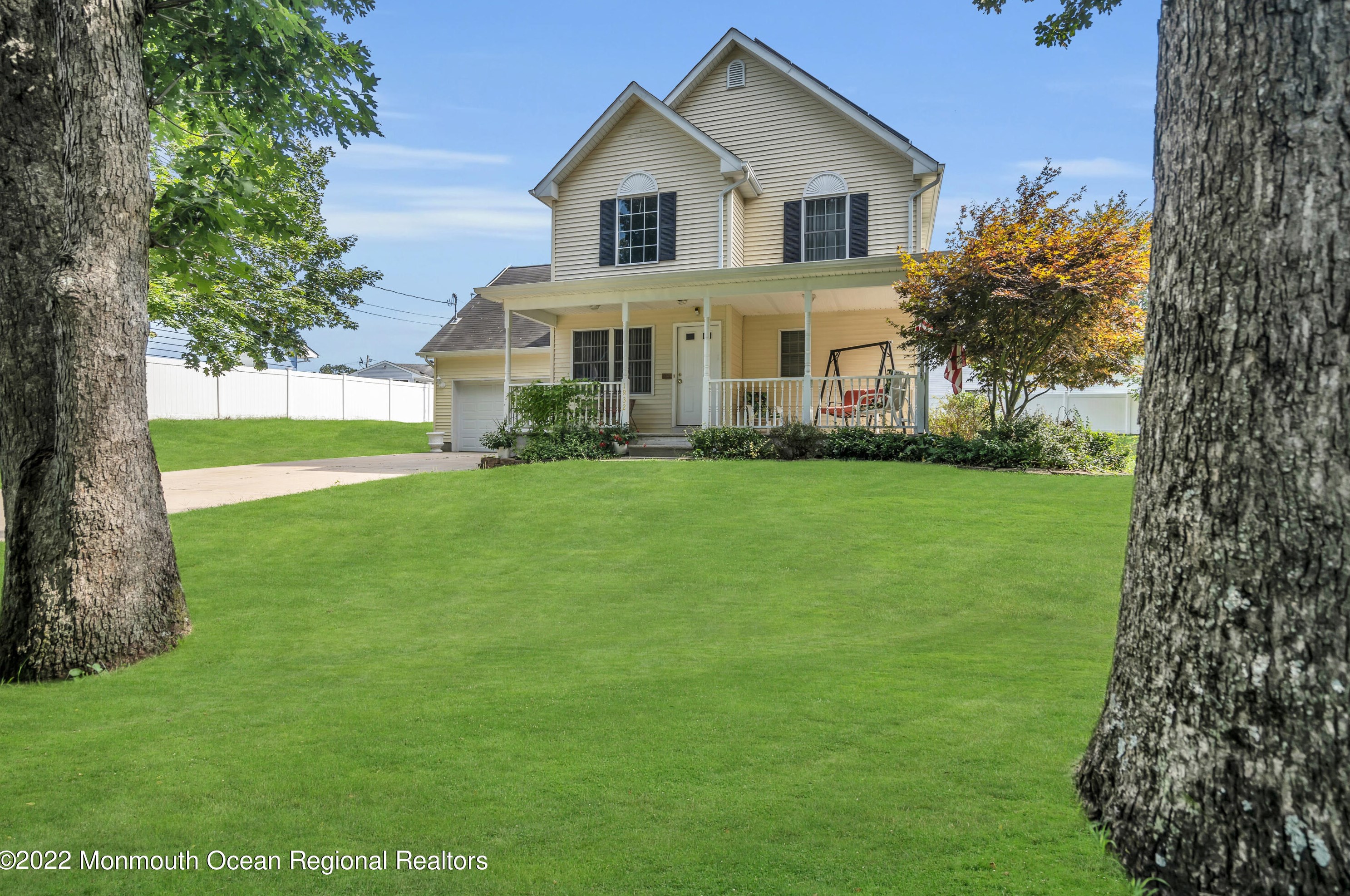 1832 12th Ave, Toms River, NJ 08757-2125