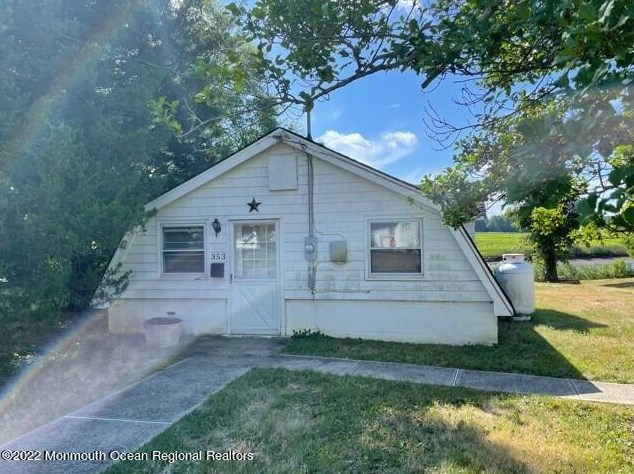 353 Riverdale Dr, Keyport, NJ 07735