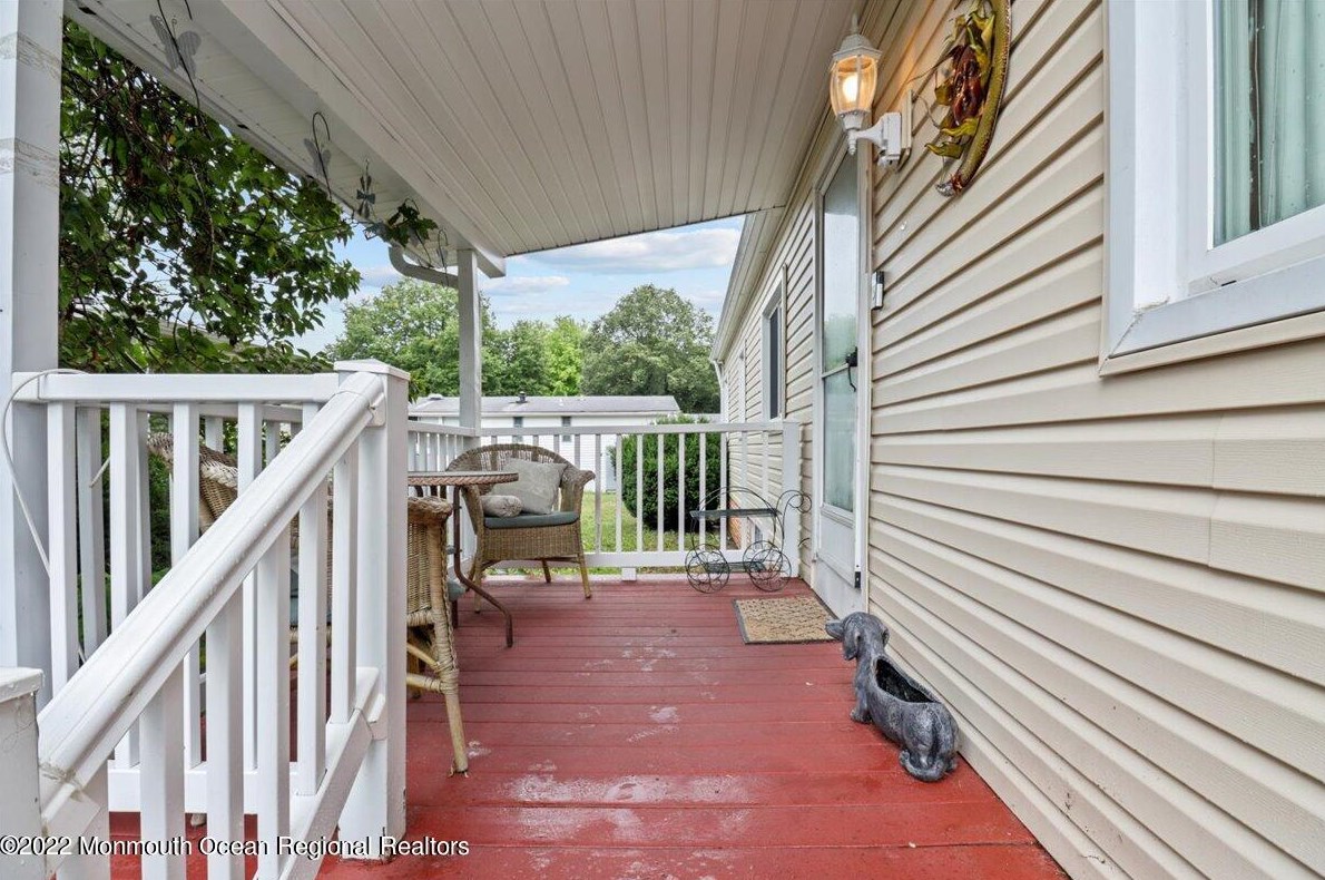 11 Raccoon Ave, Lakehurst, NJ 08759