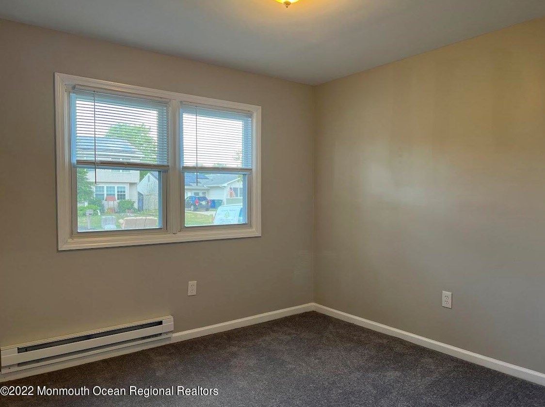 215 Twin Lakes Blvd, Tuckerton NJ  08087-1737 exterior