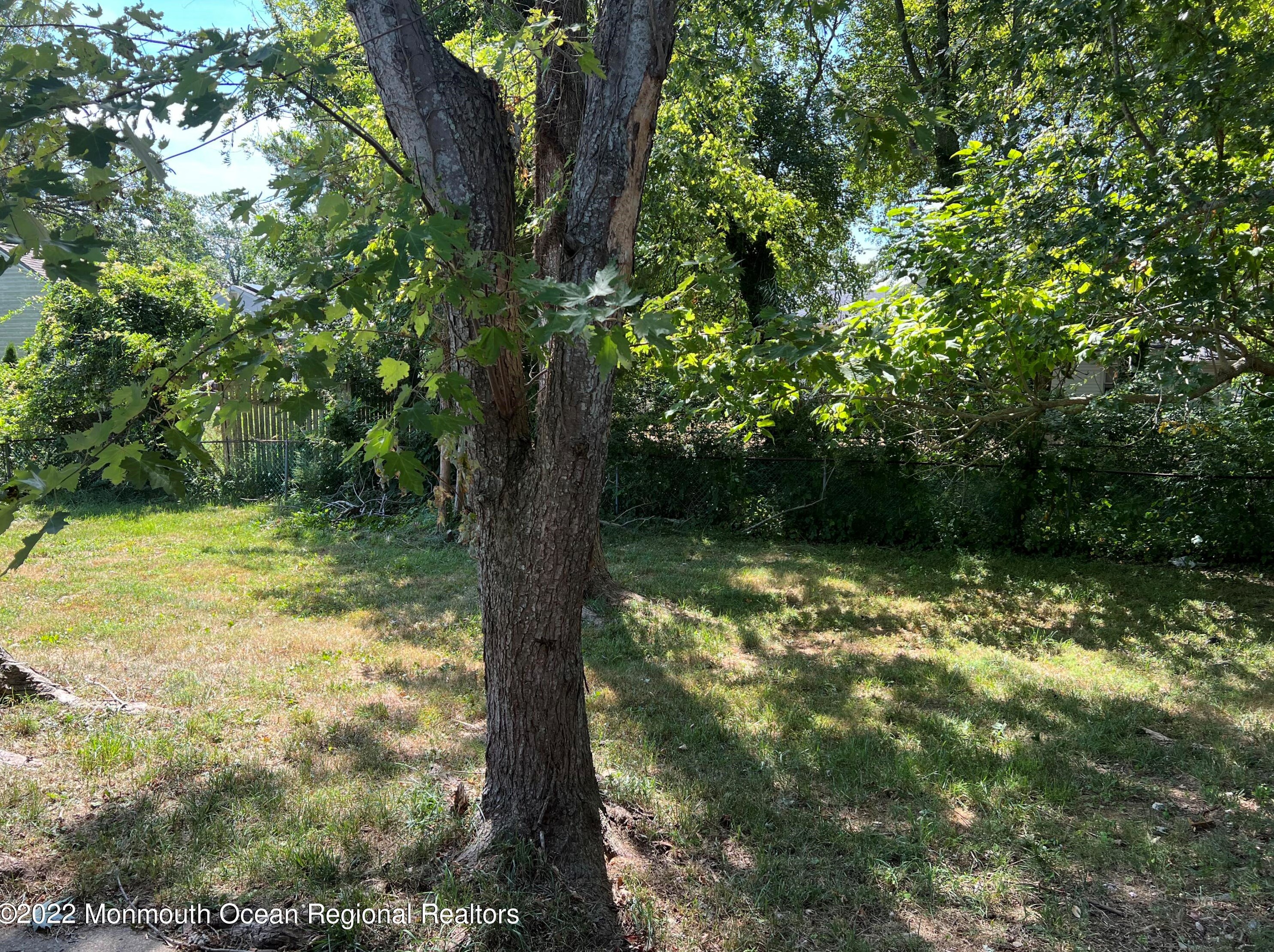 215 Twin Lakes Blvd, Tuckerton NJ  08087-1737 exterior