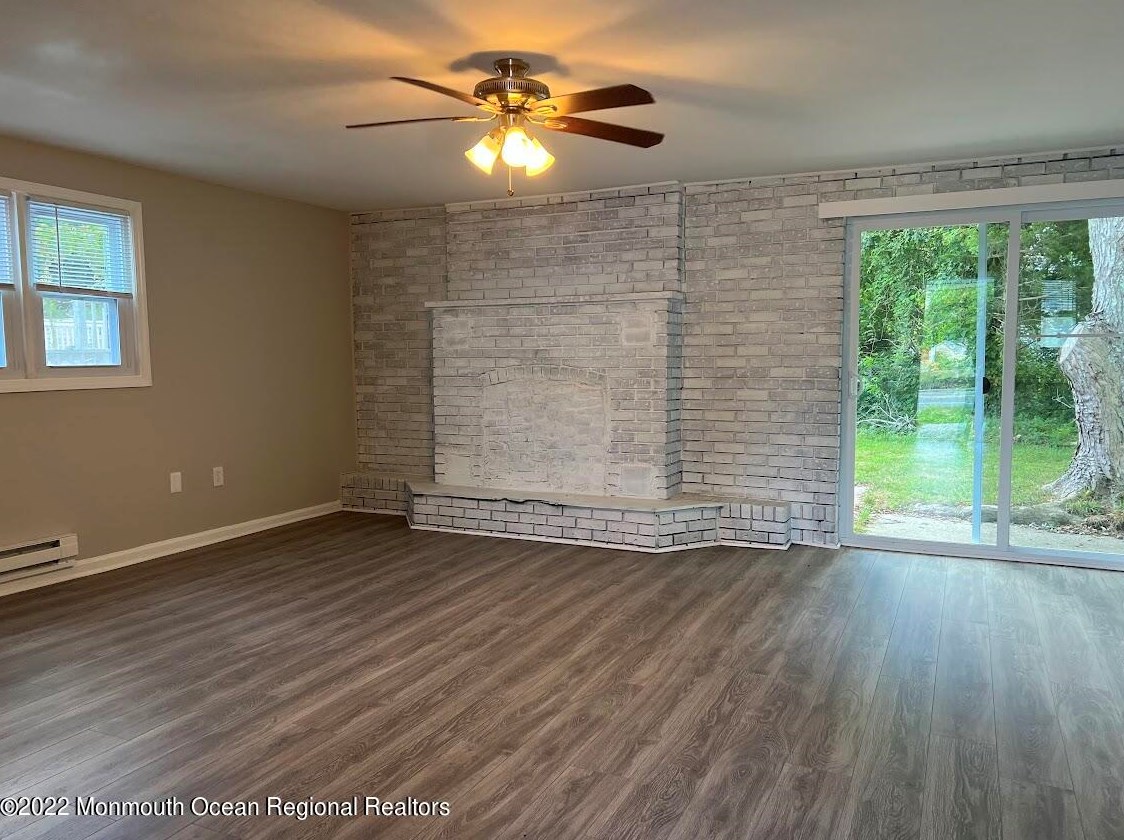 215 Twin Lakes Blvd, Tuckerton NJ  08087-1737 exterior