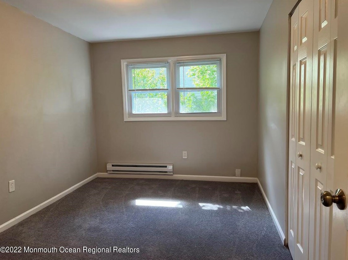 215 Twin Lakes Blvd, Tuckerton NJ  08087-1737 exterior