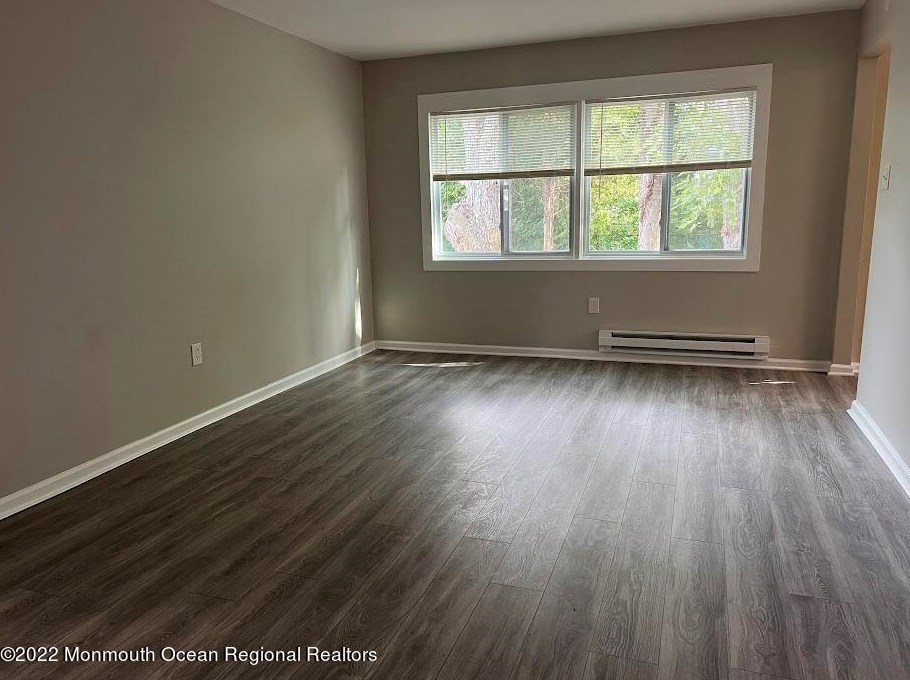 215 Twin Lakes Blvd, Tuckerton NJ  08087-1737 exterior