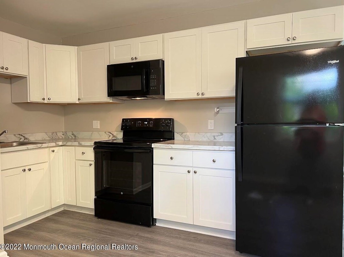 215 Twin Lakes Blvd, Tuckerton NJ  08087-1737 exterior