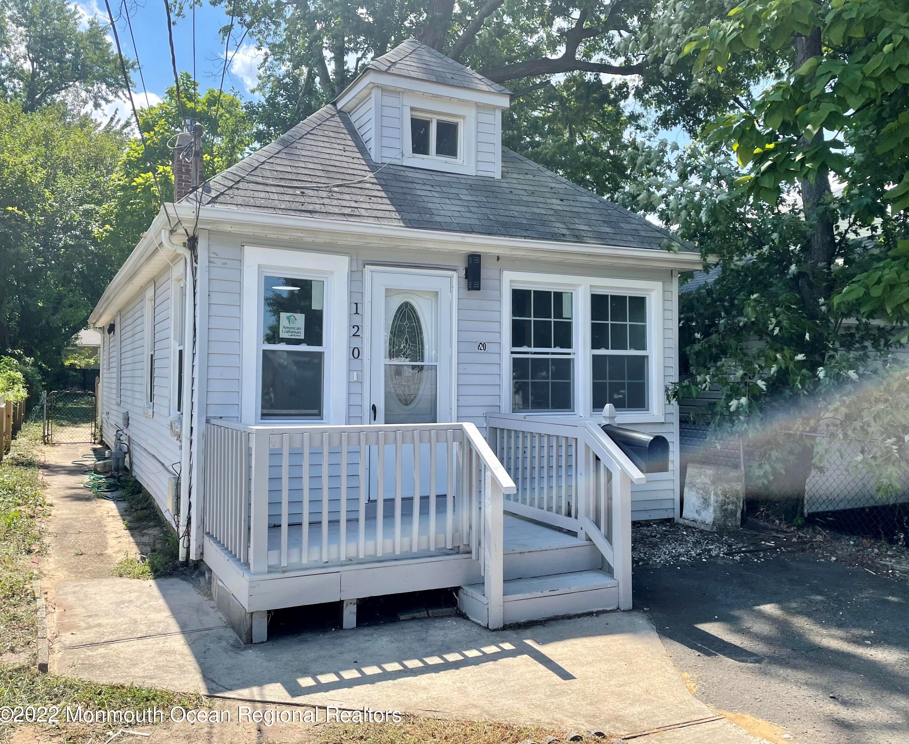 120 Crescent St, Ideal Beach, NJ 07734-1906