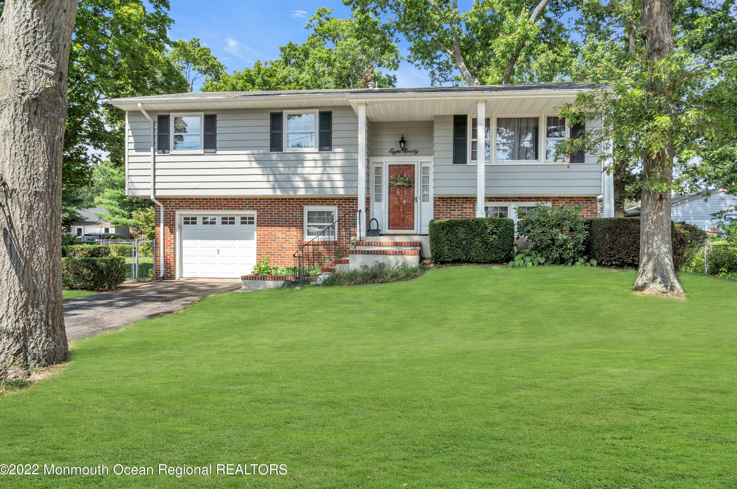 890 Gregory Dr, Bricktown, NJ 08723