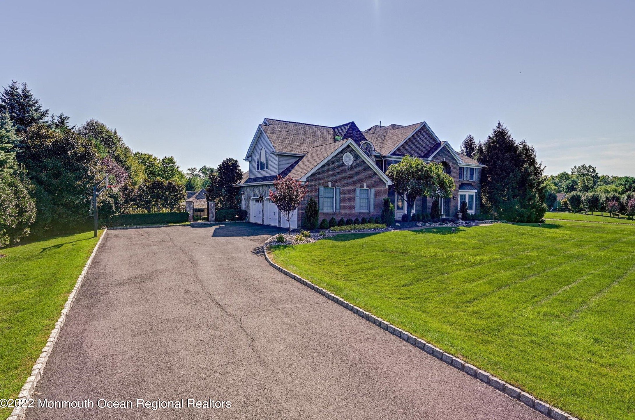 5 Shady Tree Ln, Vanderburg, NJ 07722-2401