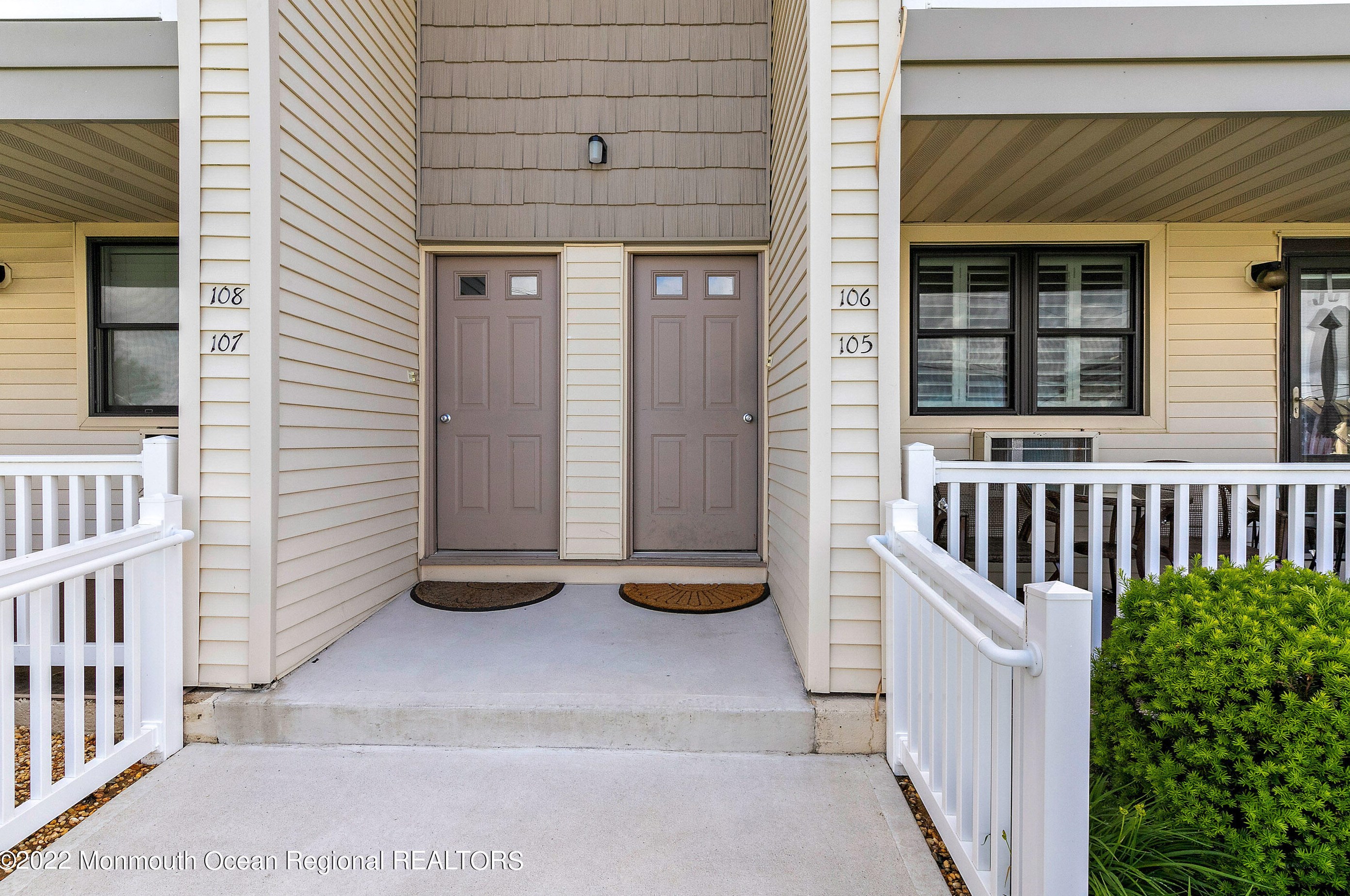 106 Wharfside Dr, Monmouth Beach, NJ 07750