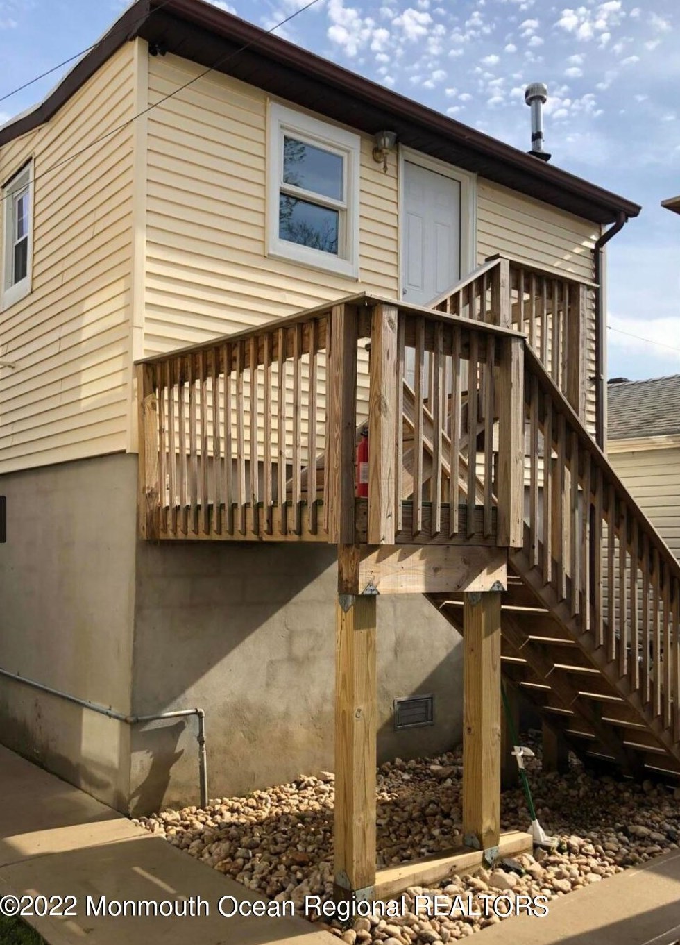 27 Grove Pl, Ideal Beach, NJ 07734